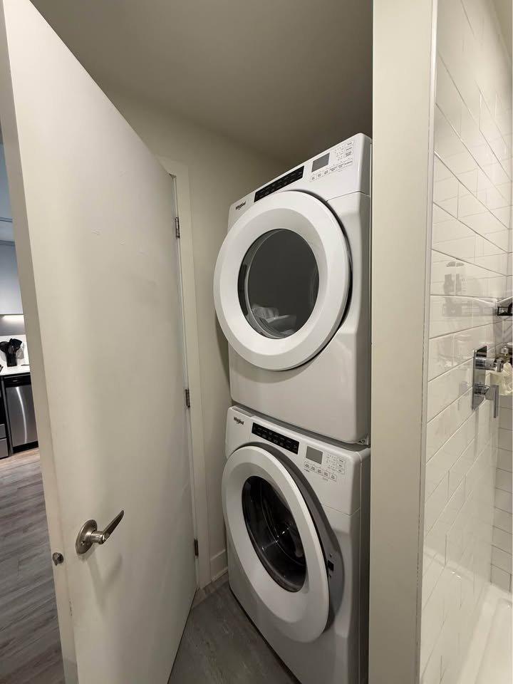 









650


Rue Wellington

, 916,
Montréal (Ville-Marie),




QC
H3C1T3

