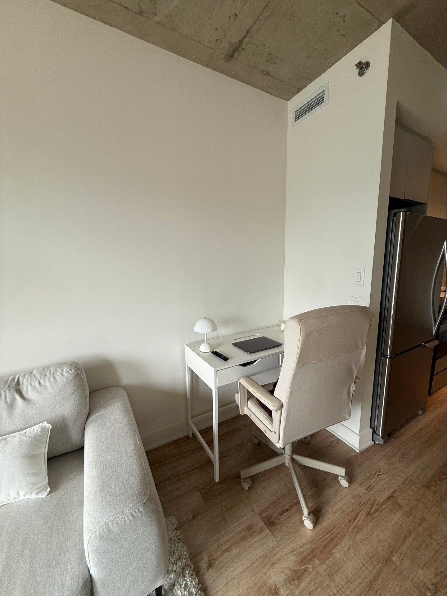 









650


Rue Wellington

, 916,
Montréal (Ville-Marie),




QC
H3C1T3

