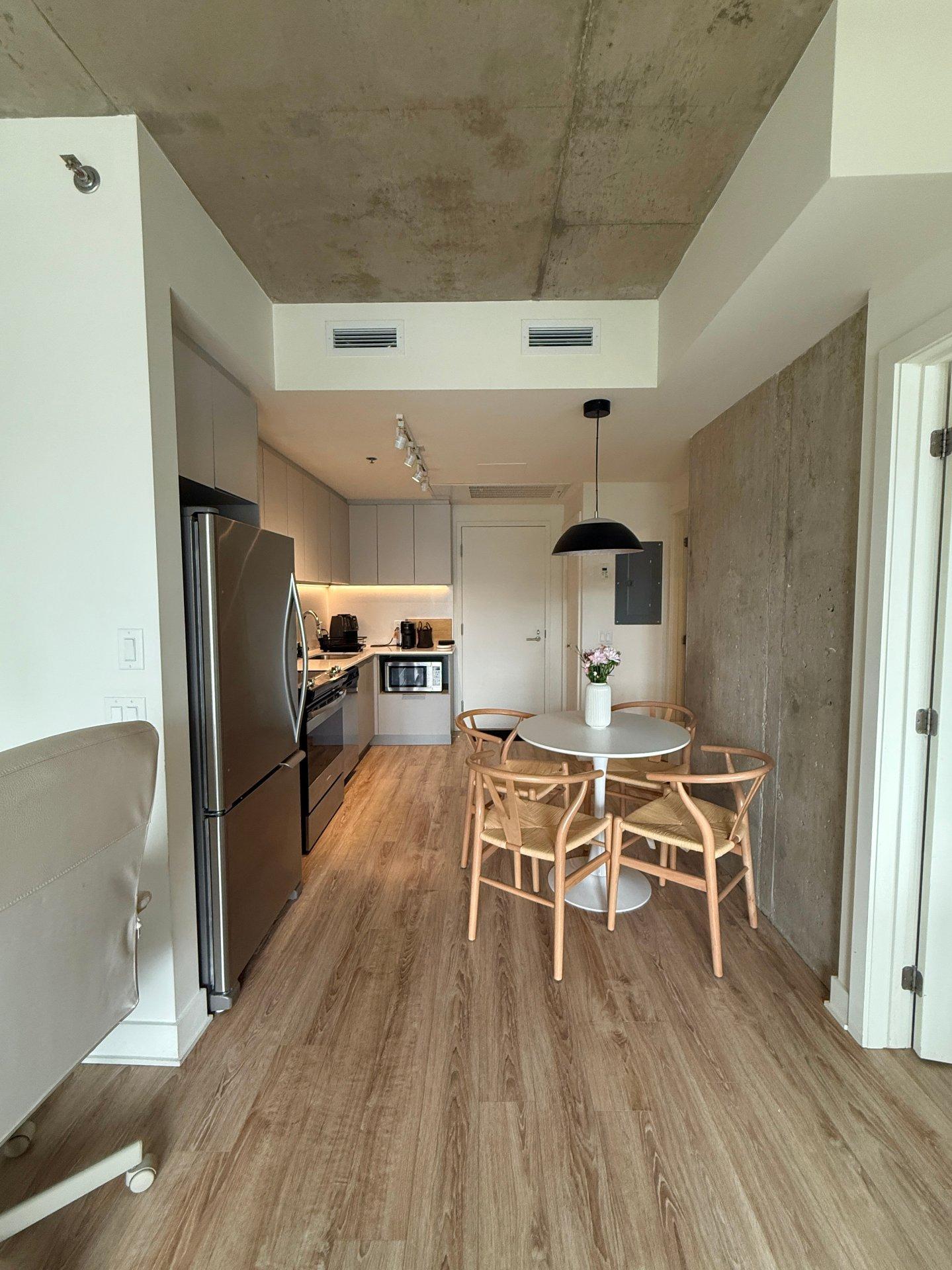 









650


Rue Wellington

, 916,
Montréal (Ville-Marie),




QC
H3C1T3

