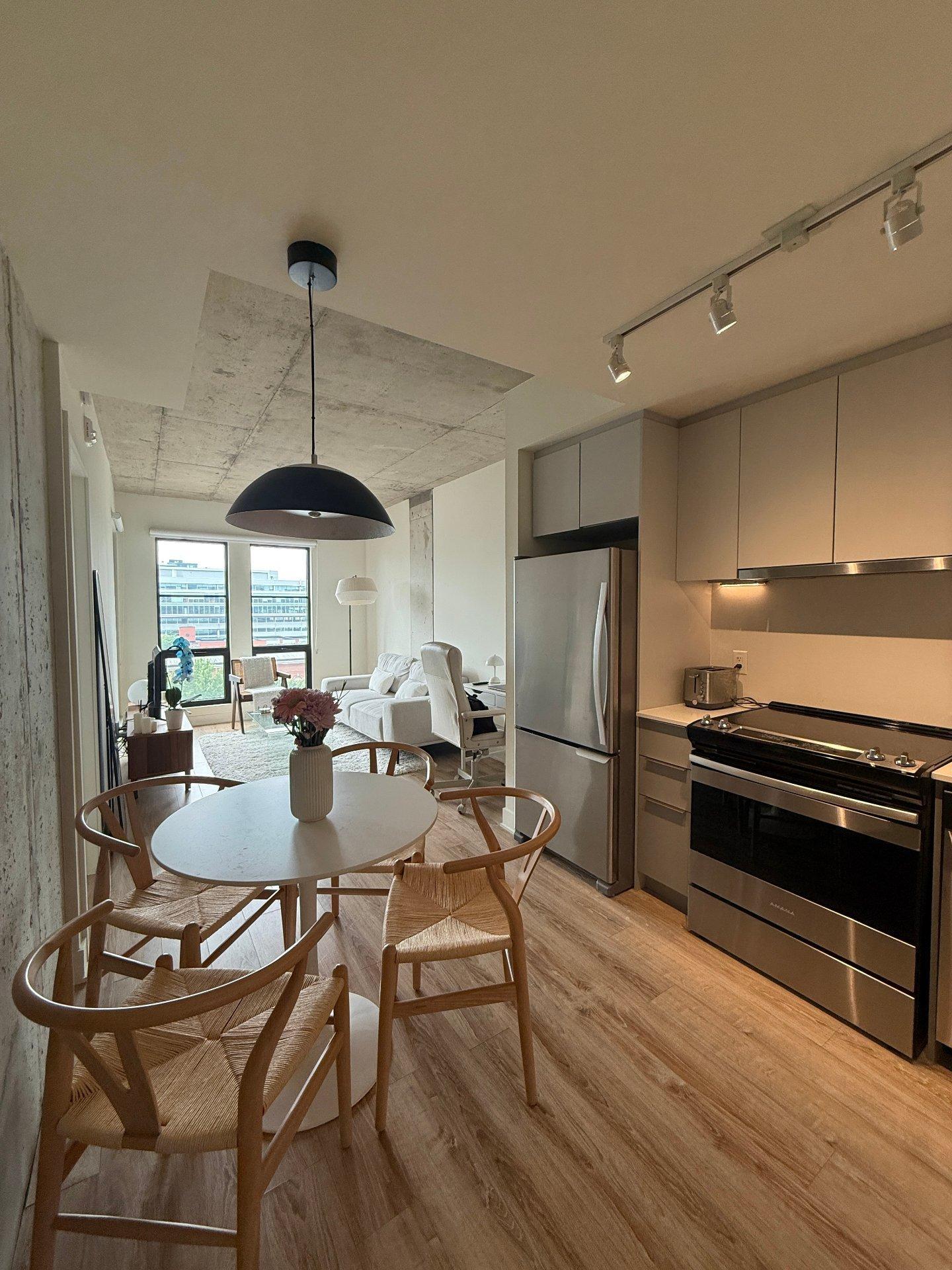 









650


Rue Wellington

, 916,
Montréal (Ville-Marie),




QC
H3C1T3

