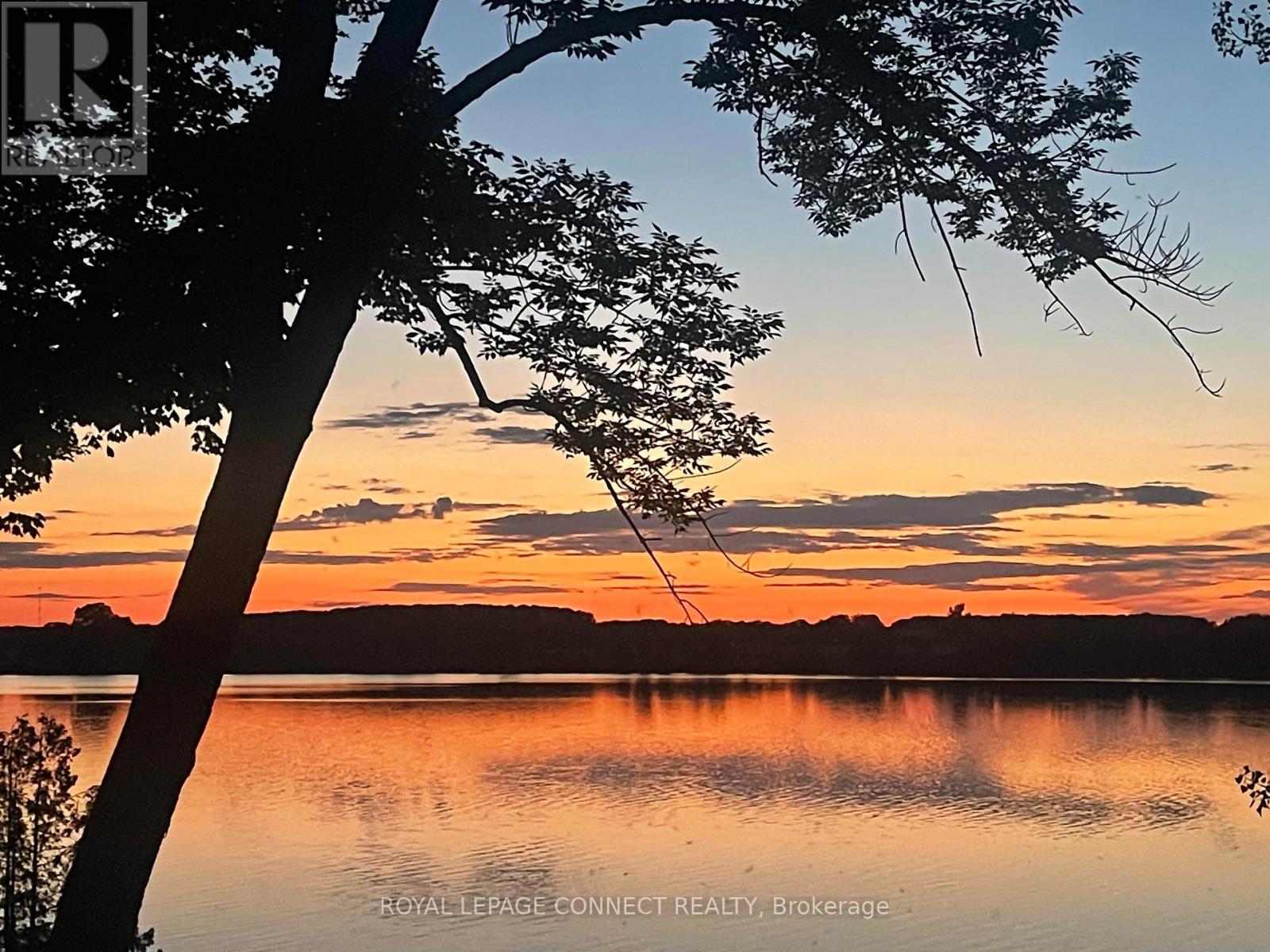 












222 - 17 HOLLOW LANE

,
Prince Edward County,







Ontario
K0K1P0

