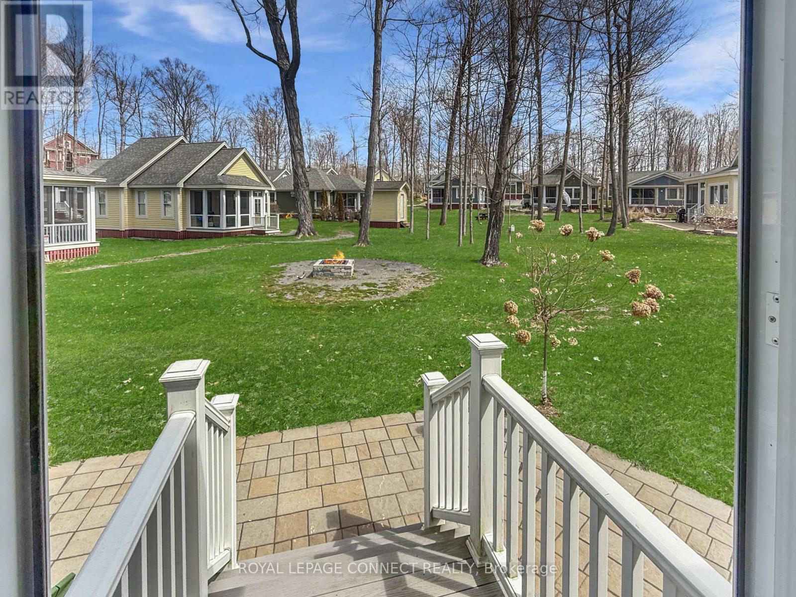 












222 - 17 HOLLOW LANE

,
Prince Edward County,







Ontario
K0K1P0

