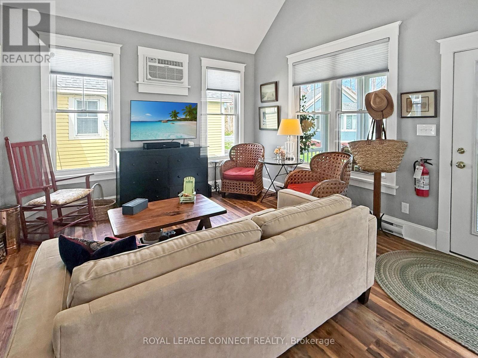 












222 - 17 HOLLOW LANE

,
Prince Edward County,







Ontario
K0K1P0

