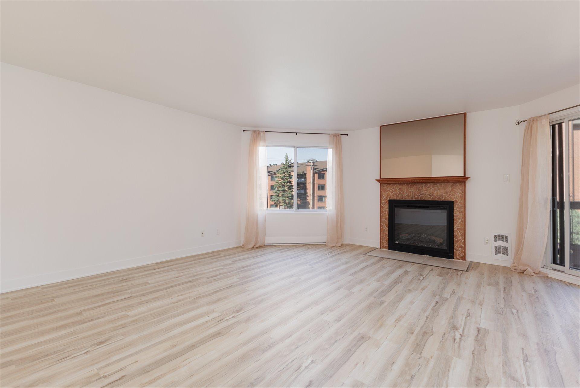 









1350


Rue Hyman

, 201,
Montréal (Pierrefonds-Roxboro),




QC
H8Y3N8

