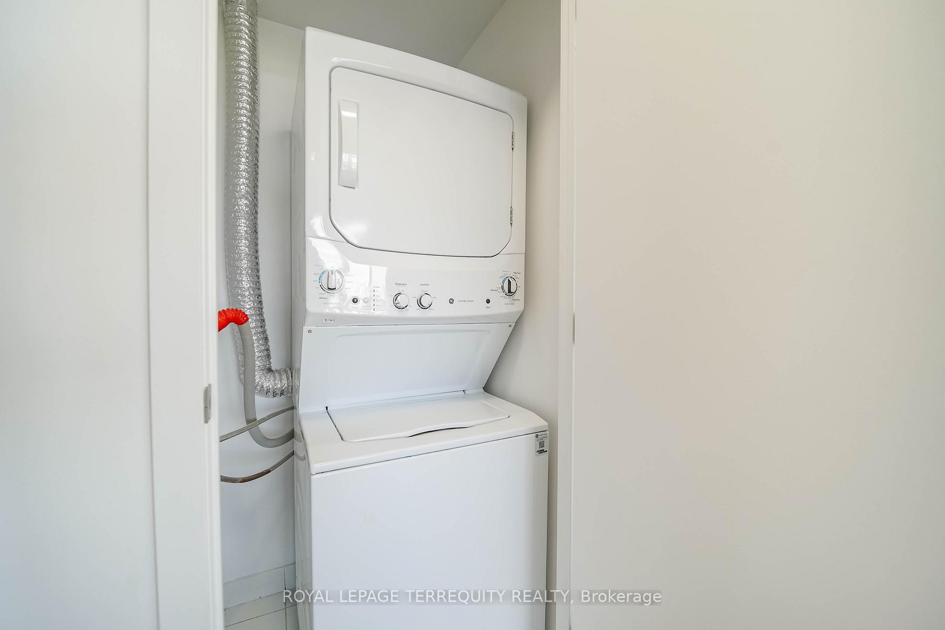 









2200


Lakeshore

Boulevard West, 4007,
Toronto,




ON
M8V 1A4

