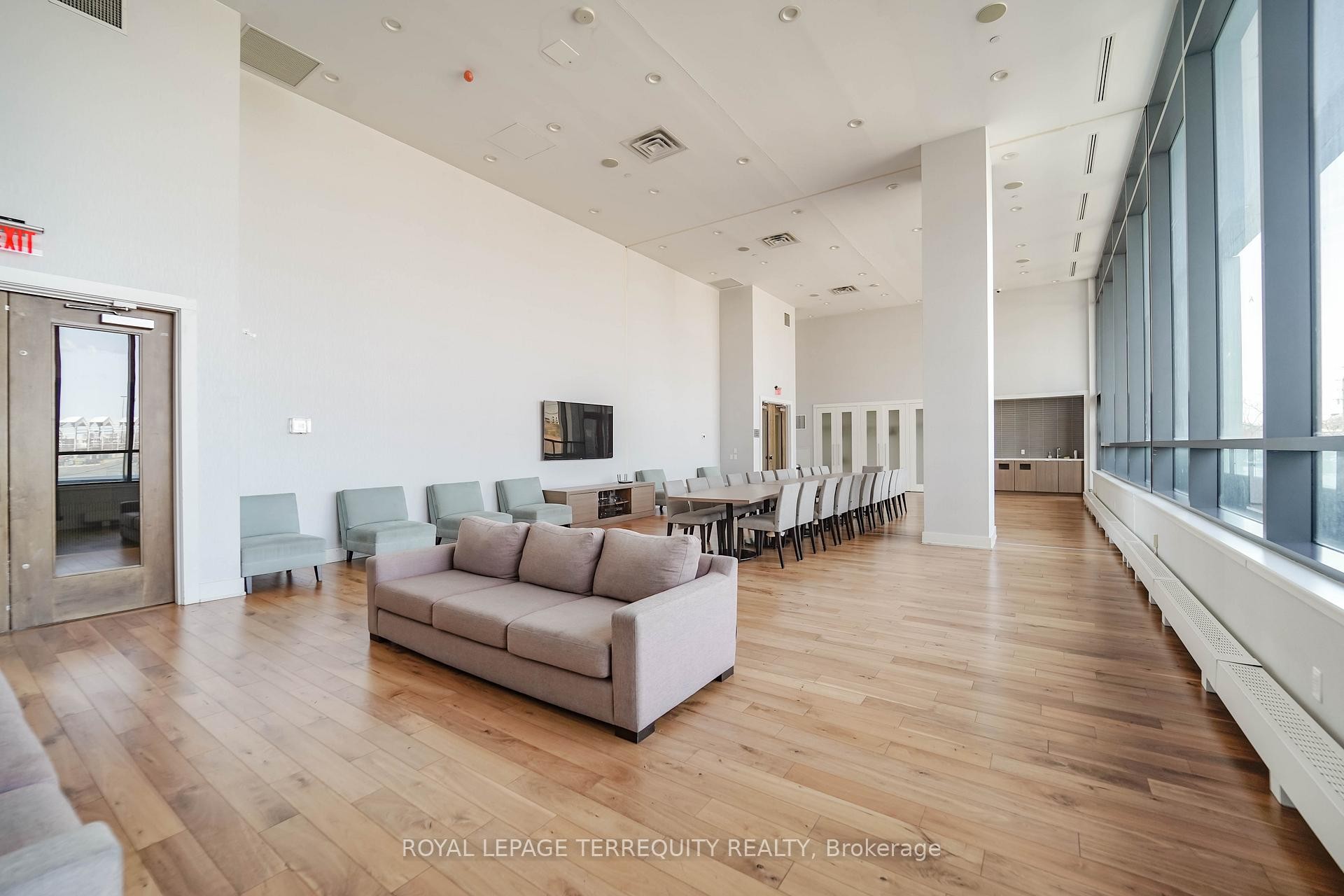 









2200


Lakeshore

Boulevard West, 4007,
Toronto,




ON
M8V 1A4

