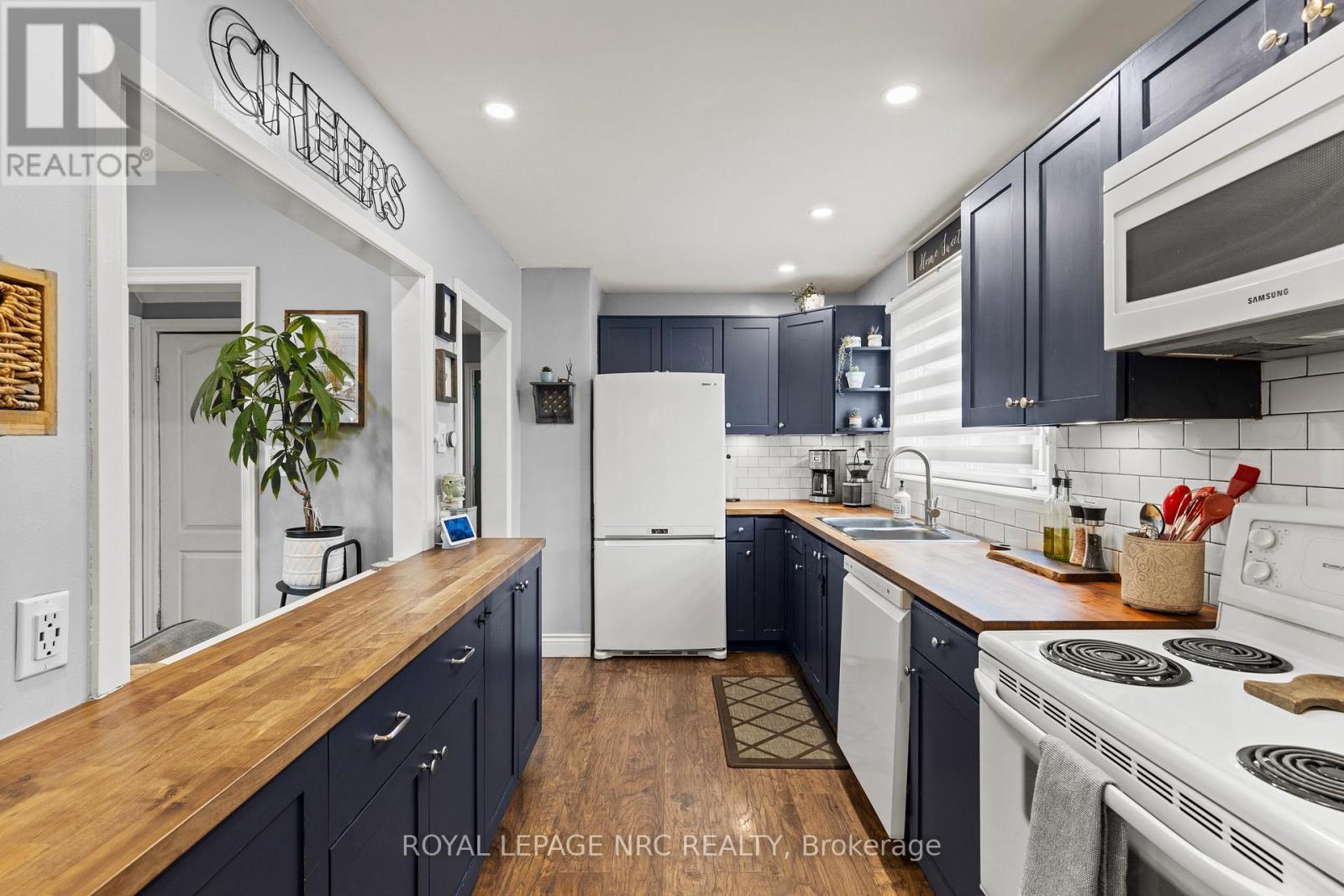 












88 PARK AVENUE

,
St. Catharines (Secord Woods),




Ontario
L2P1R9

