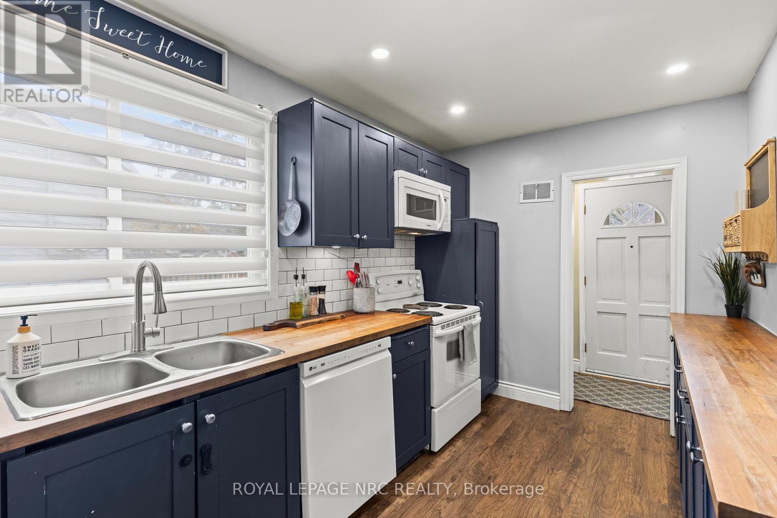 












88 PARK AVENUE

,
St. Catharines (Secord Woods),




Ontario
L2P1R9

