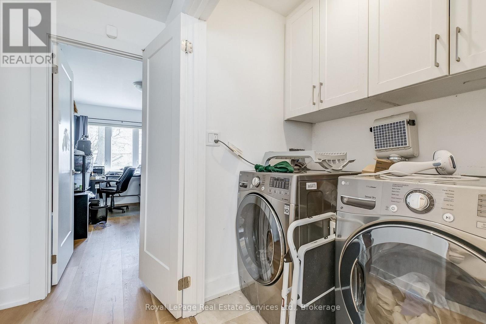 












176 LEYTON AVENUE

,
Toronto (Oakridge),




Ontario
M1L3V6

