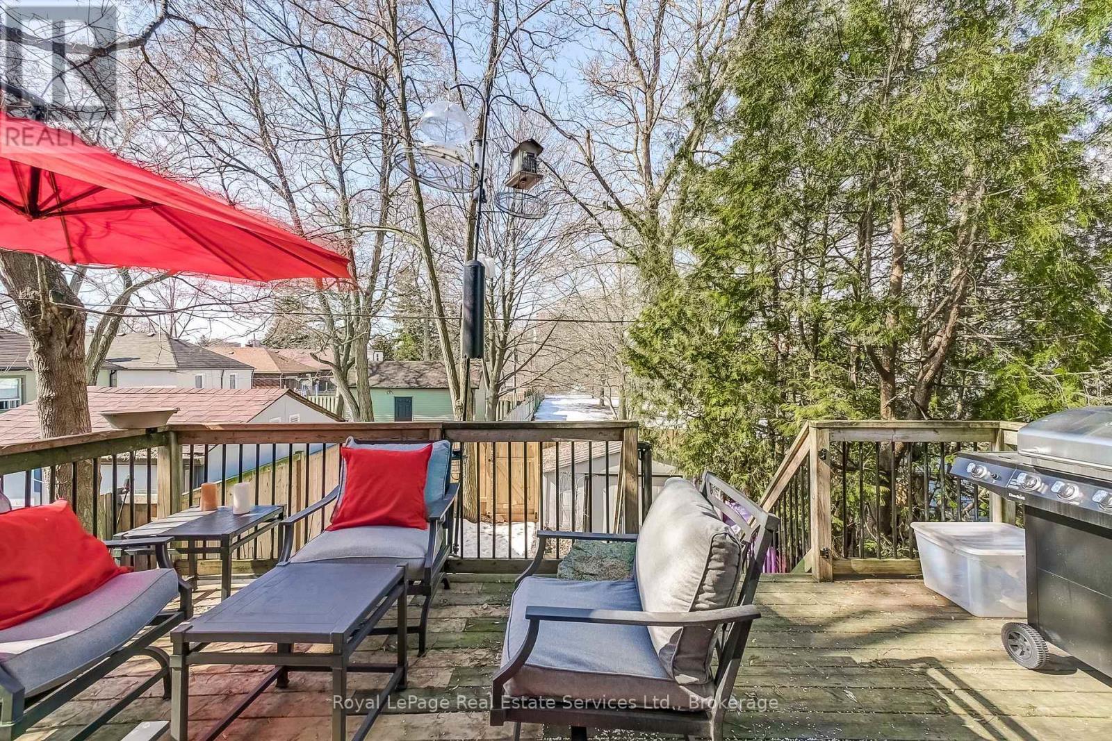 












176 LEYTON AVENUE

,
Toronto (Oakridge),




Ontario
M1L3V6

