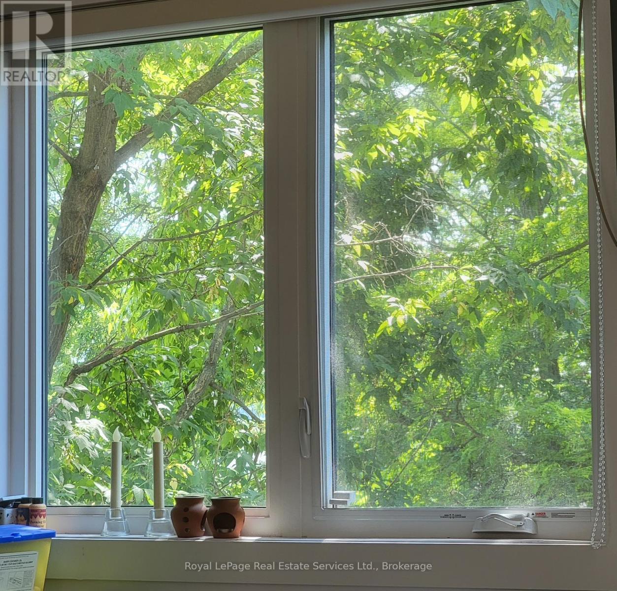 












176 LEYTON AVENUE

,
Toronto (Oakridge),




Ontario
M1L3V6

