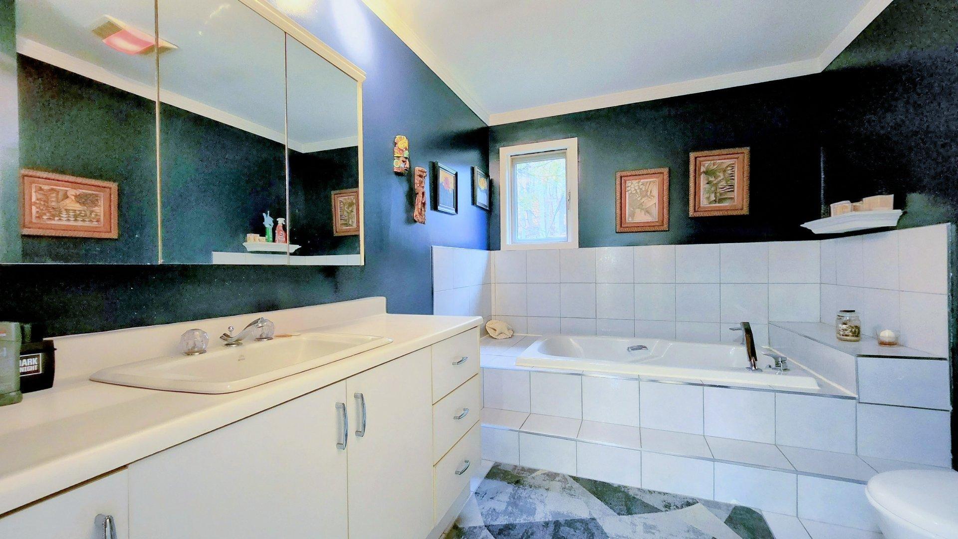 









111


Rue Bouvette

,
Shawinigan,




QC
G9P4X1

