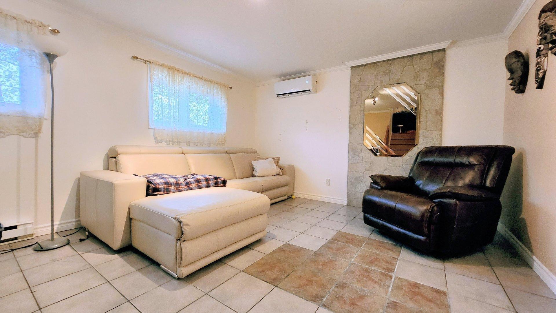 









111


Rue Bouvette

,
Shawinigan,




QC
G9P4X1

