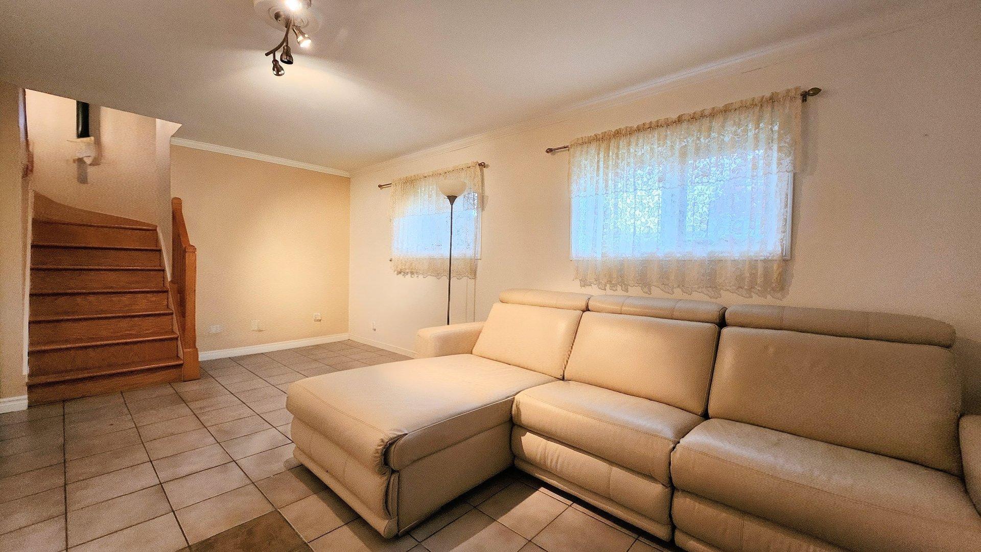 









111


Rue Bouvette

,
Shawinigan,




QC
G9P4X1

