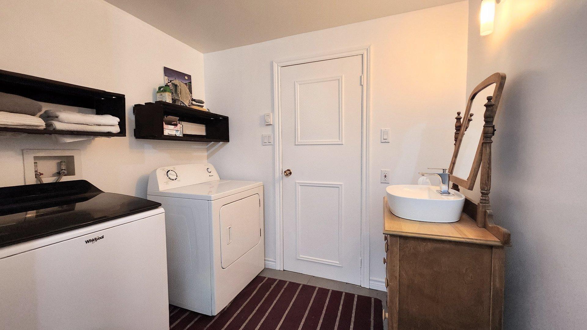 









111


Rue Bouvette

,
Shawinigan,




QC
G9P4X1

