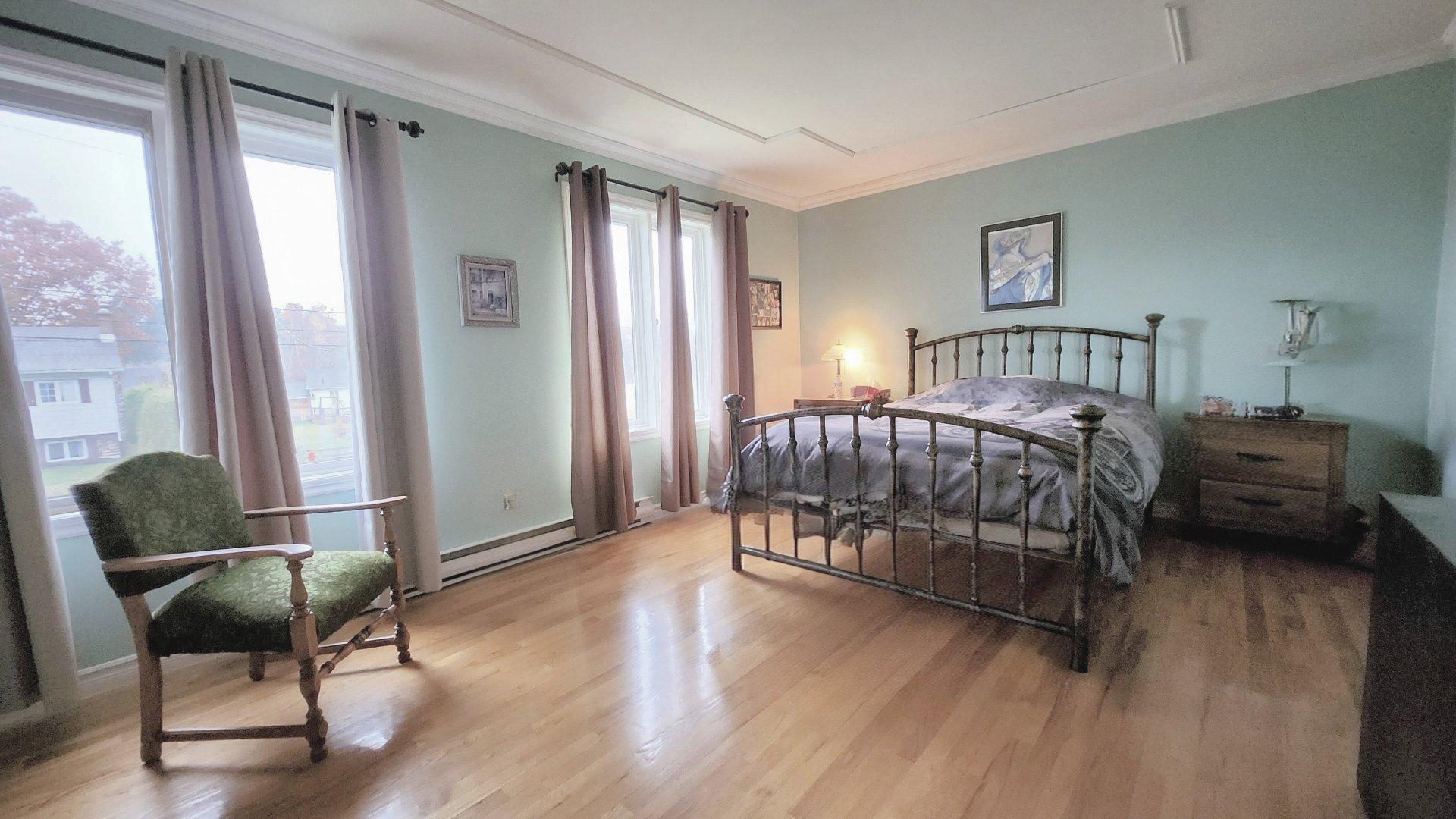 









111


Rue Bouvette

,
Shawinigan,




QC
G9P4X1

