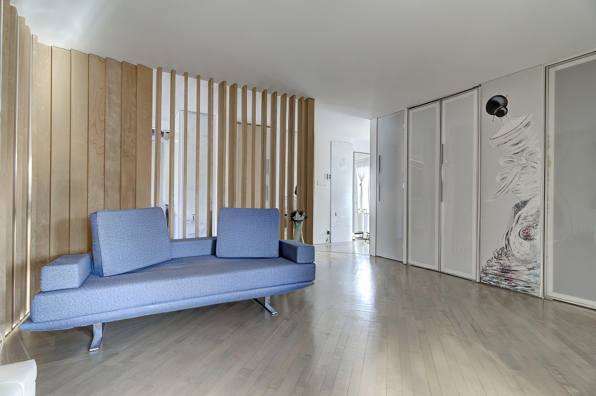 









633

 - 637


Boul. Taschereau

,
La Prairie,




QC
J5R1V5

