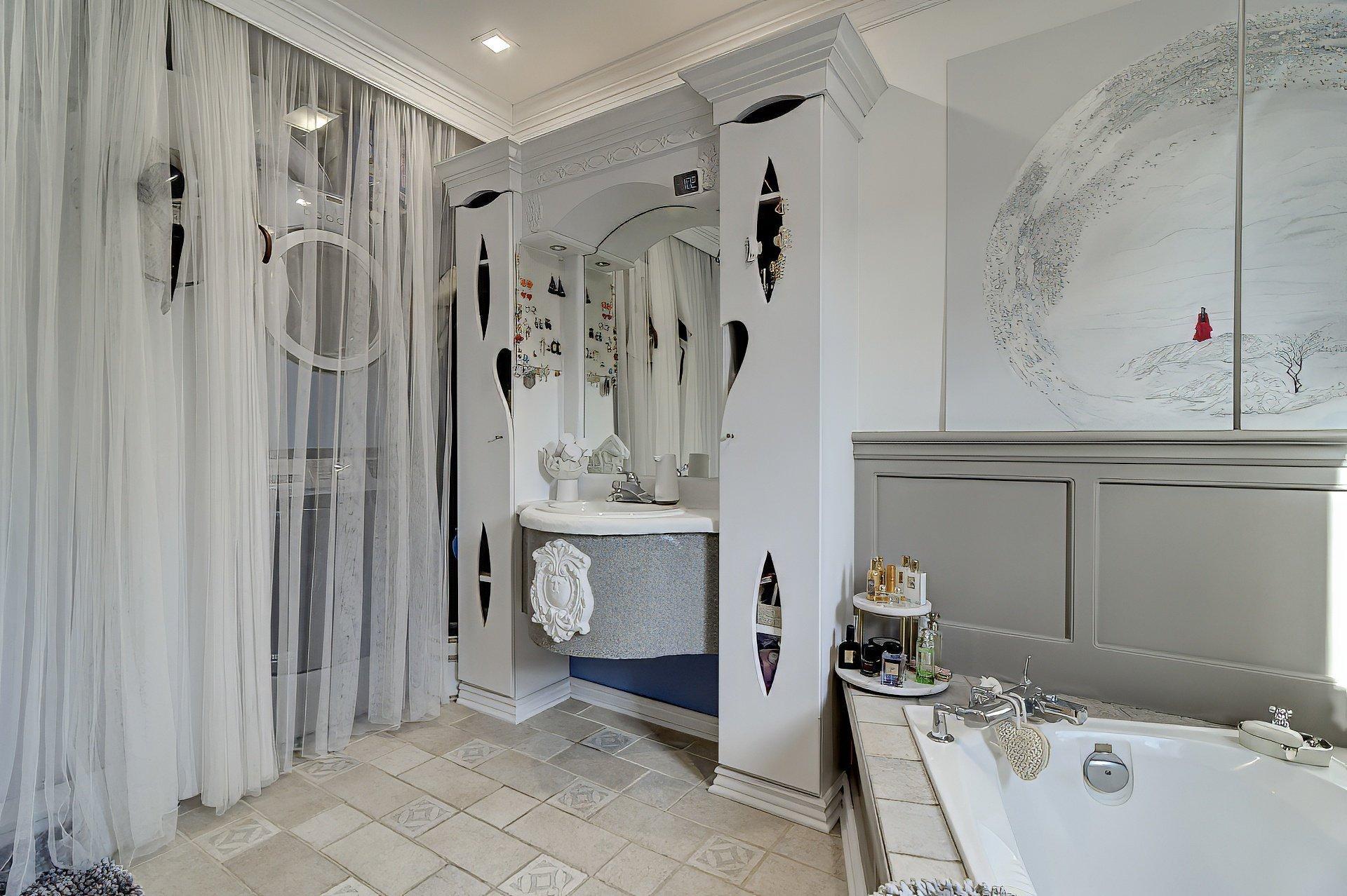 









633

 - 637


Boul. Taschereau

,
La Prairie,




QC
J5R1V5

