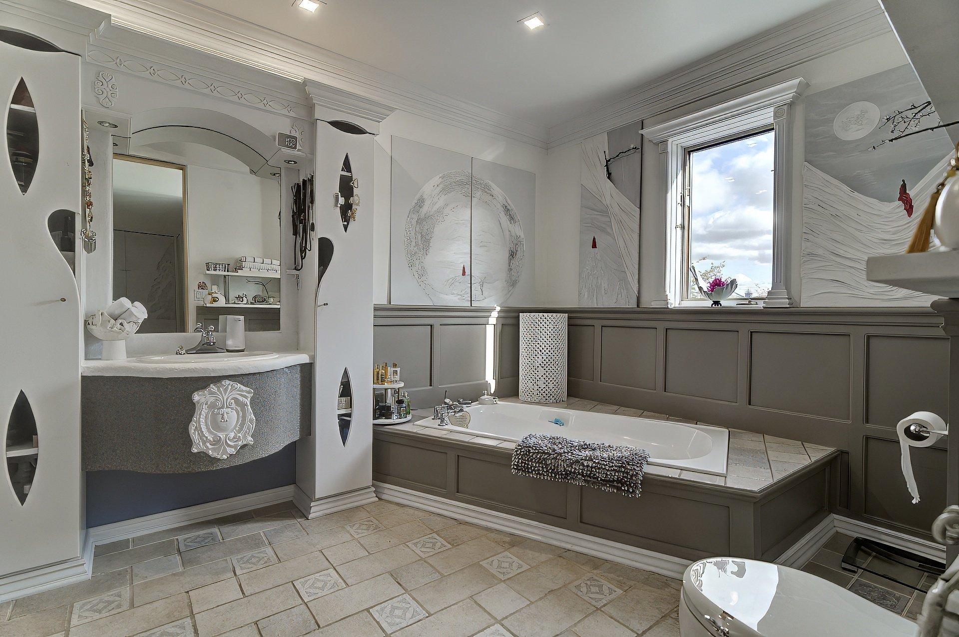 









633

 - 637


Boul. Taschereau

,
La Prairie,




QC
J5R1V5

