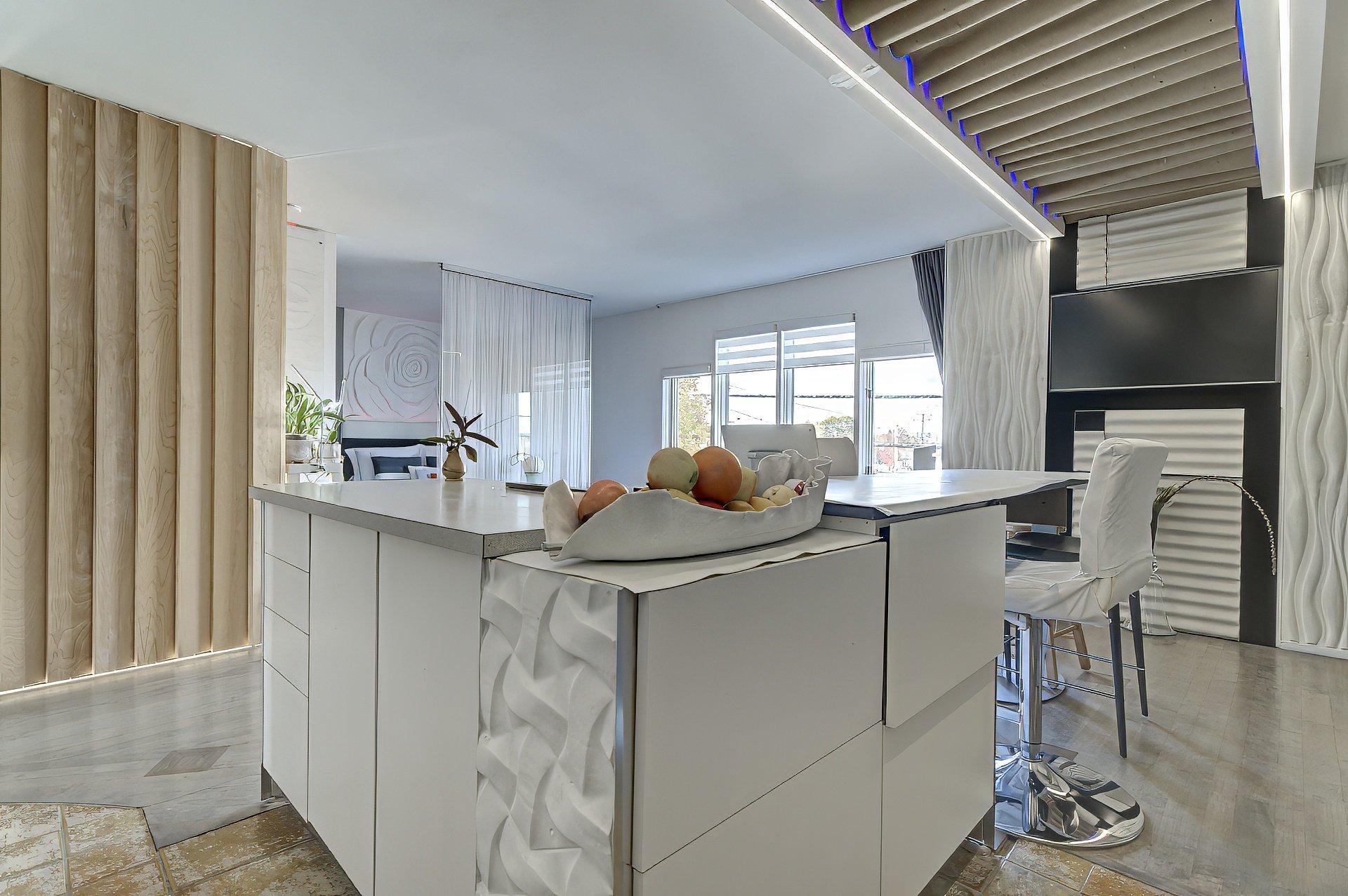 









633

 - 637


Boul. Taschereau

,
La Prairie,




QC
J5R1V5

