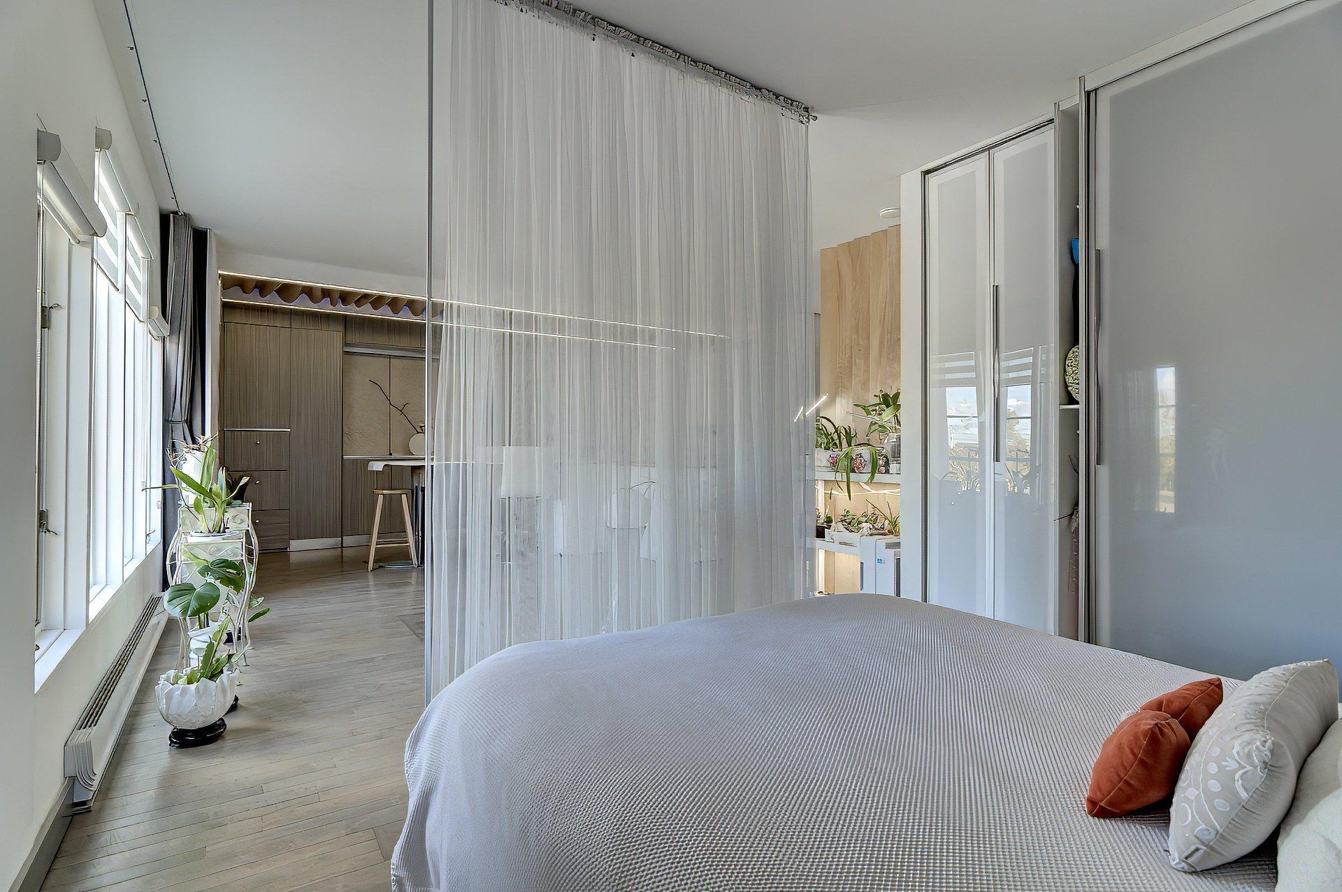 









633

 - 637


Boul. Taschereau

,
La Prairie,




QC
J5R1V5

