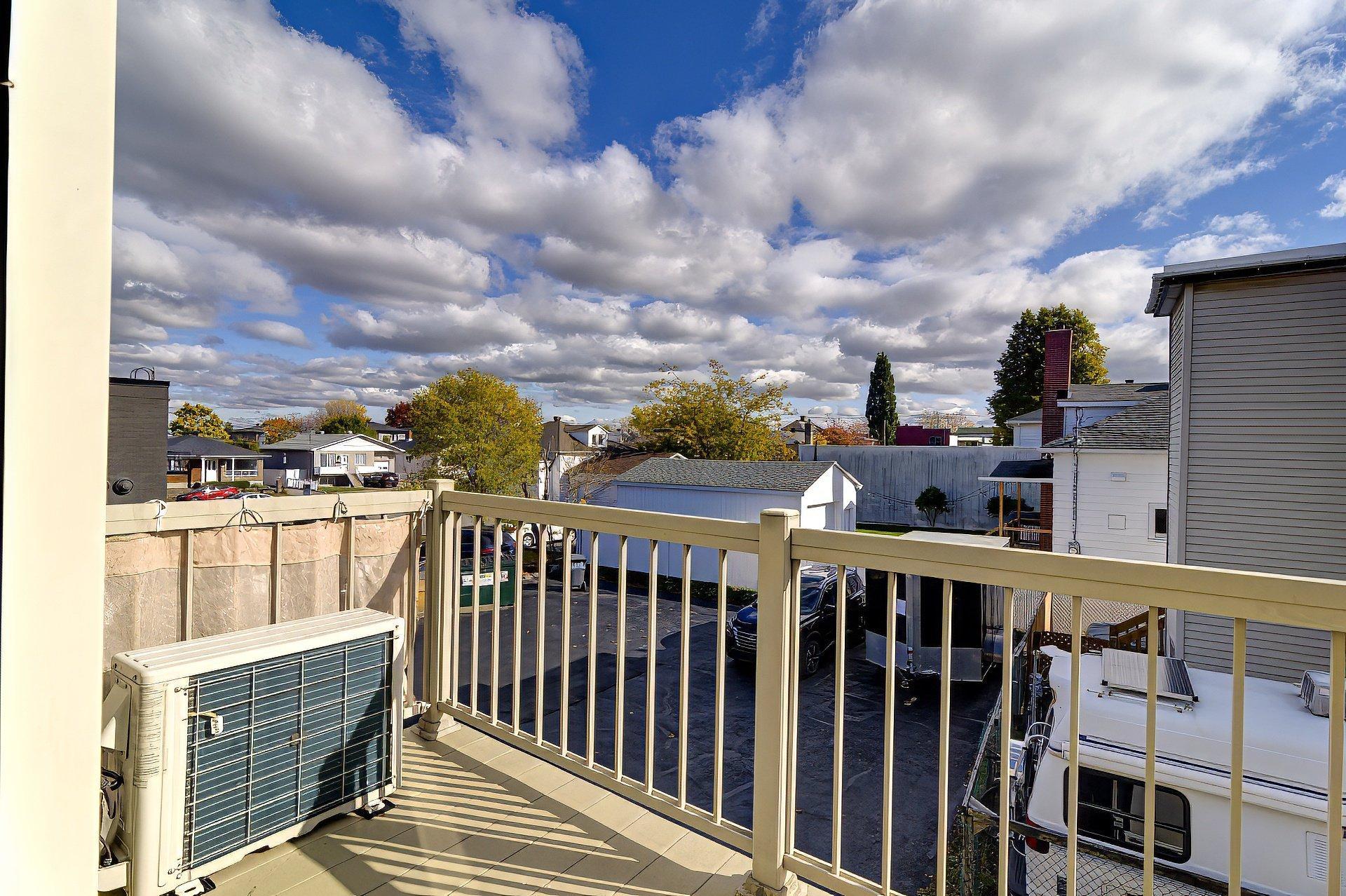 









633

 - 637


Boul. Taschereau

,
La Prairie,




QC
J5R1V5

