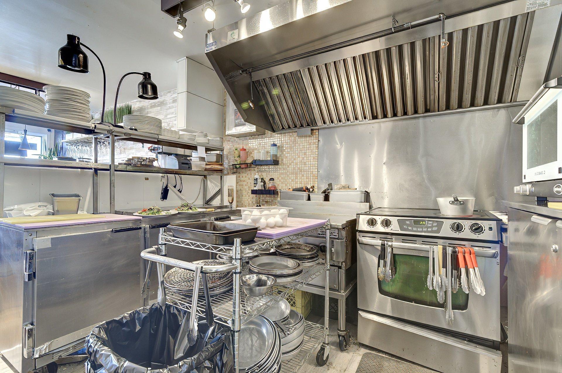 









633

 - 637


Boul. Taschereau

,
La Prairie,




QC
J5R1V5

