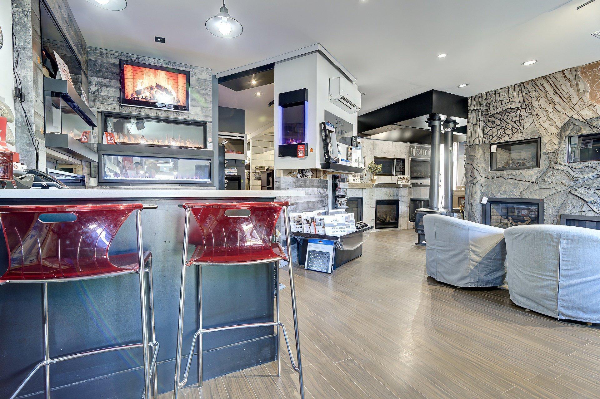 









633

 - 637


Boul. Taschereau

,
La Prairie,




QC
J5R1V5

