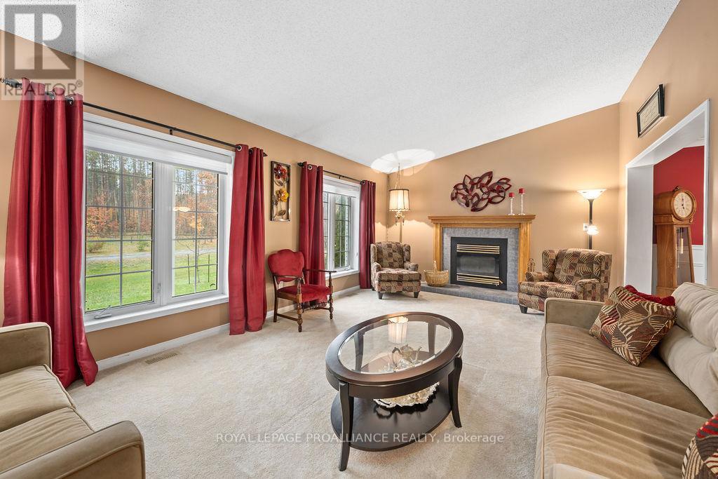 












37 MCCREA COURT

,
Tweed (Hungerford (Twp)),




Ontario
K0K3J0

