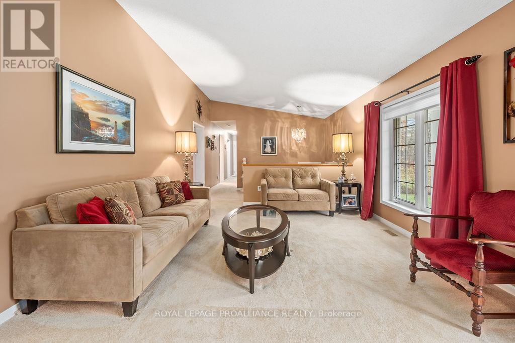 












37 MCCREA COURT

,
Tweed (Hungerford (Twp)),




Ontario
K0K3J0

