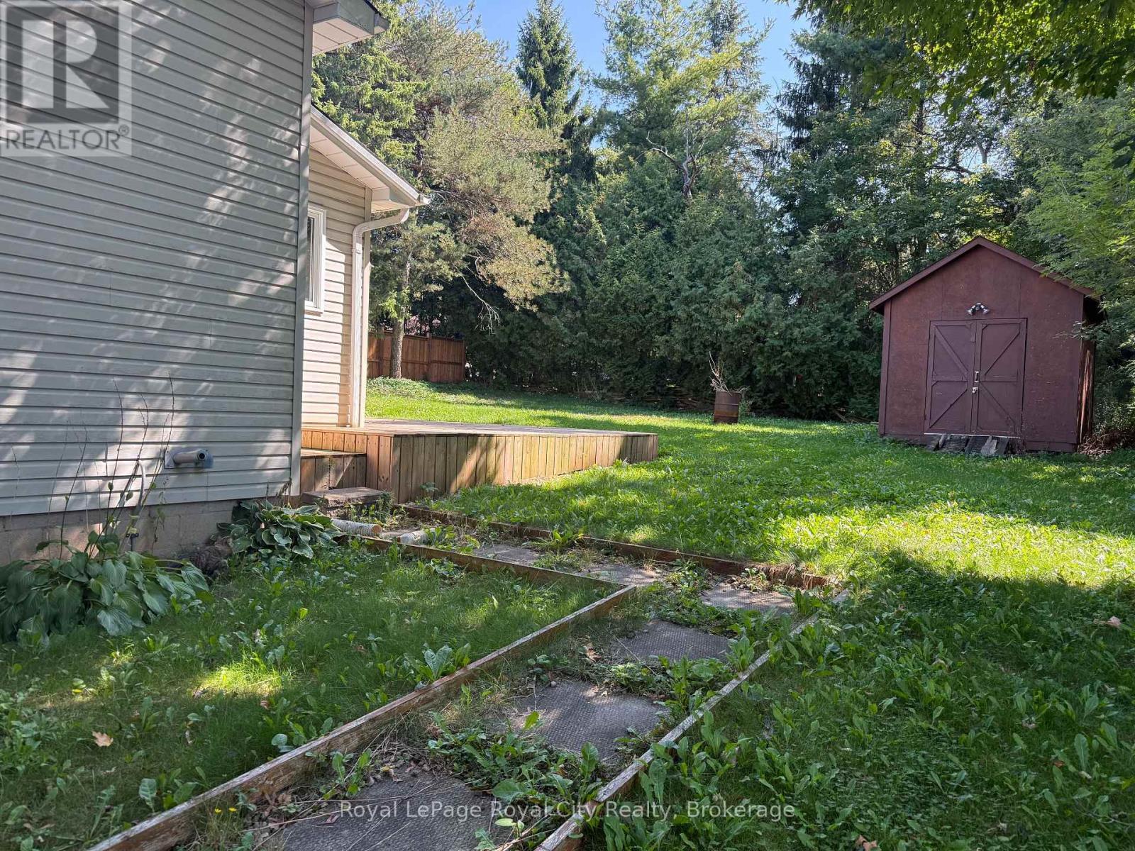 












1 KENNETH AVENUE

,
Erin,




Ontario
N0B1T0

