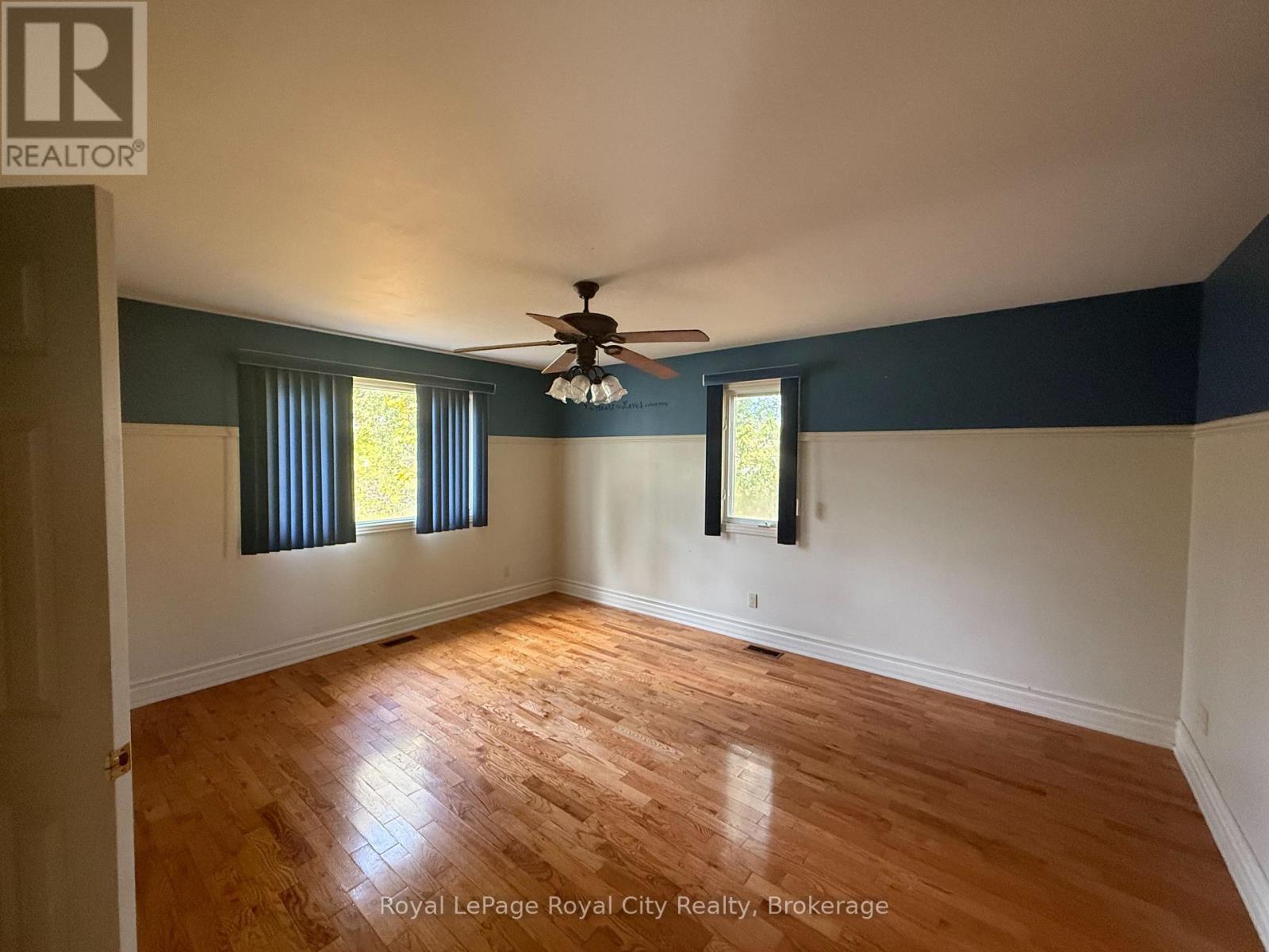 












1 KENNETH AVENUE

,
Erin,




Ontario
N0B1T0

