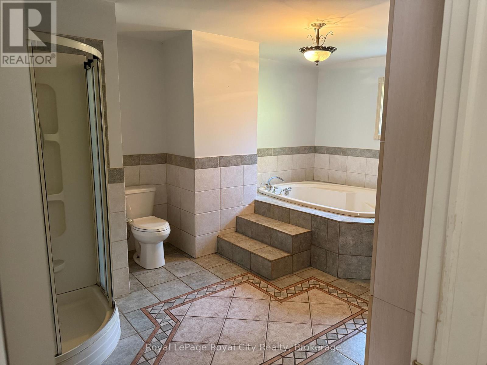 












1 KENNETH AVENUE

,
Erin,




Ontario
N0B1T0

