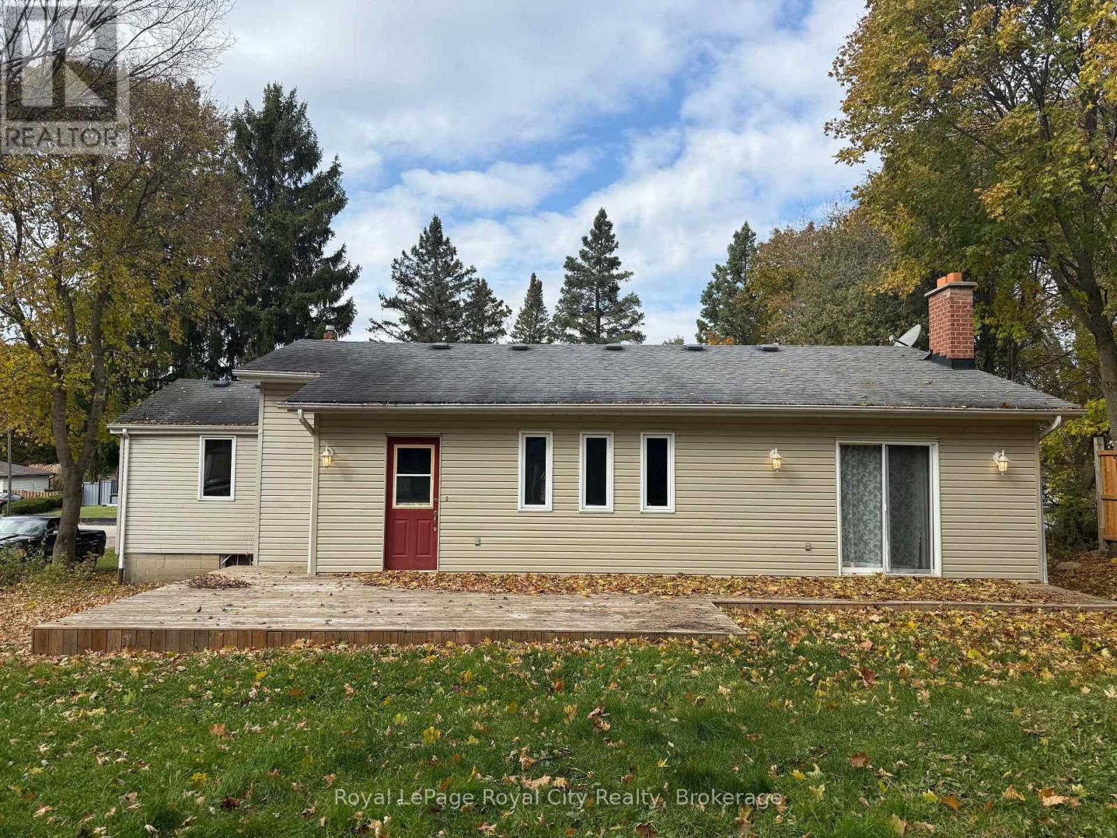 












1 KENNETH AVENUE

,
Erin,




Ontario
N0B1T0

