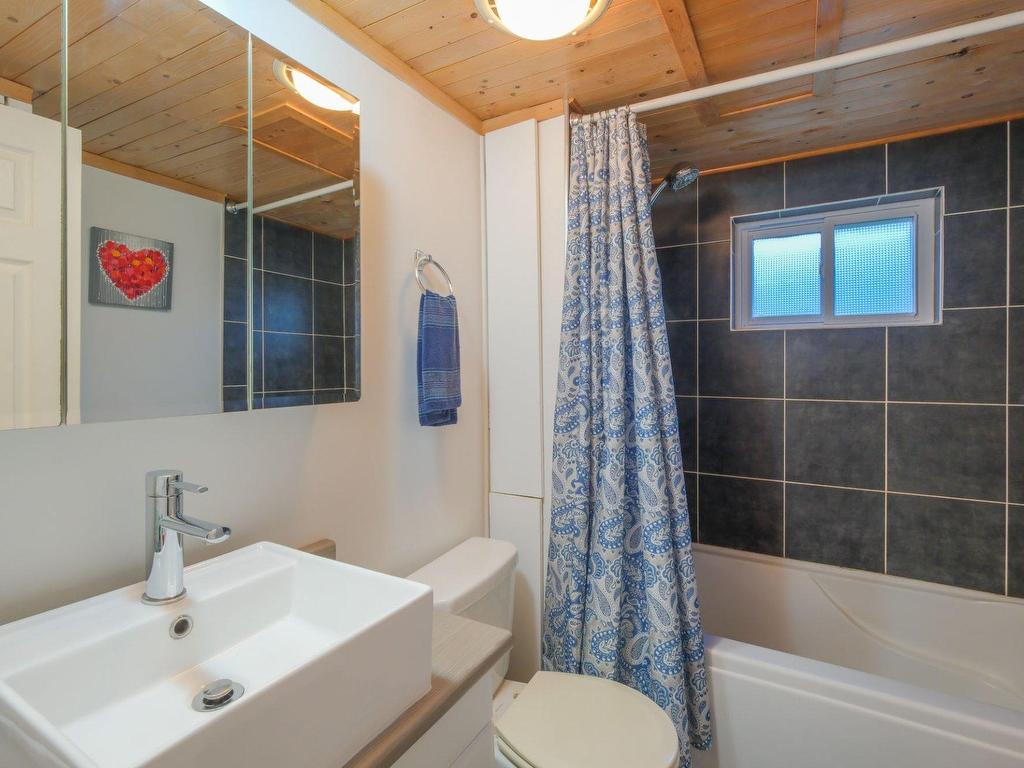 









6534


Rue de Bromont

,
Rock Forest/Saint-Élie/Deauville (Sherbrooke),




QC
J1N2R3

