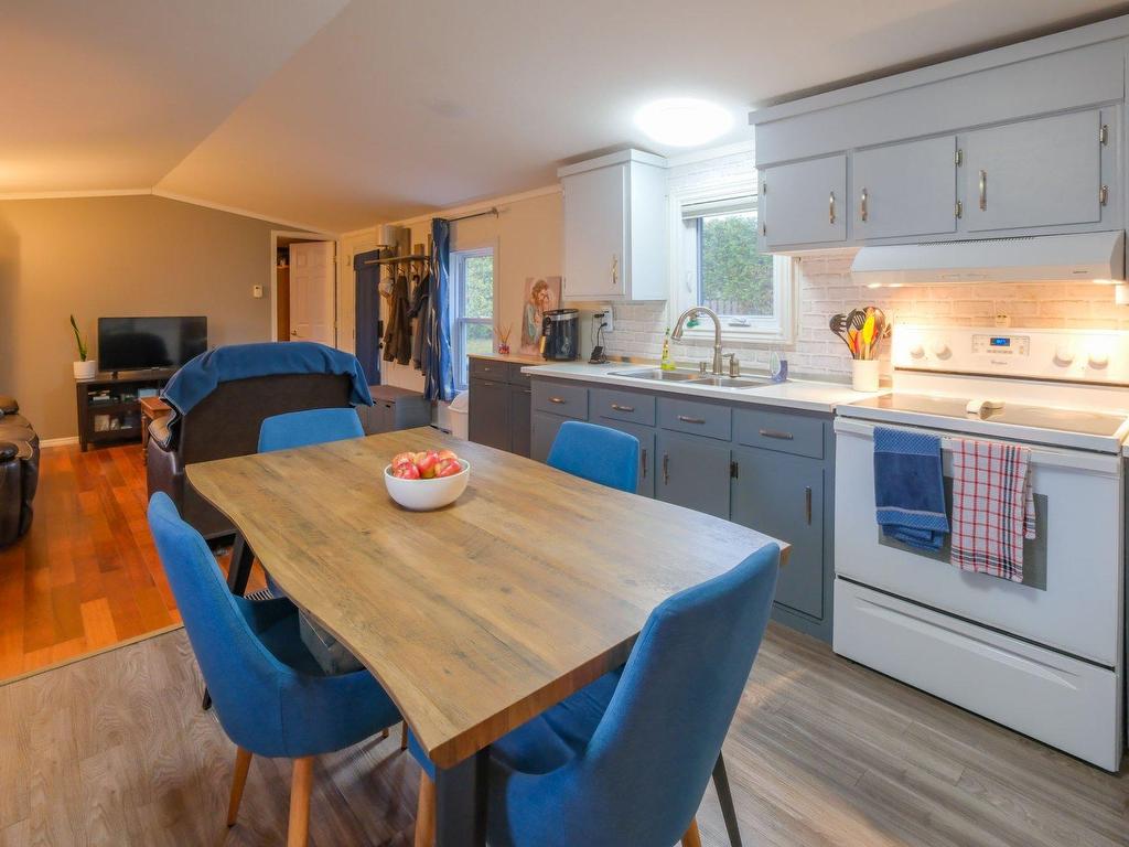 









6534


Rue de Bromont

,
Rock Forest/Saint-Élie/Deauville (Sherbrooke),




QC
J1N2R3

