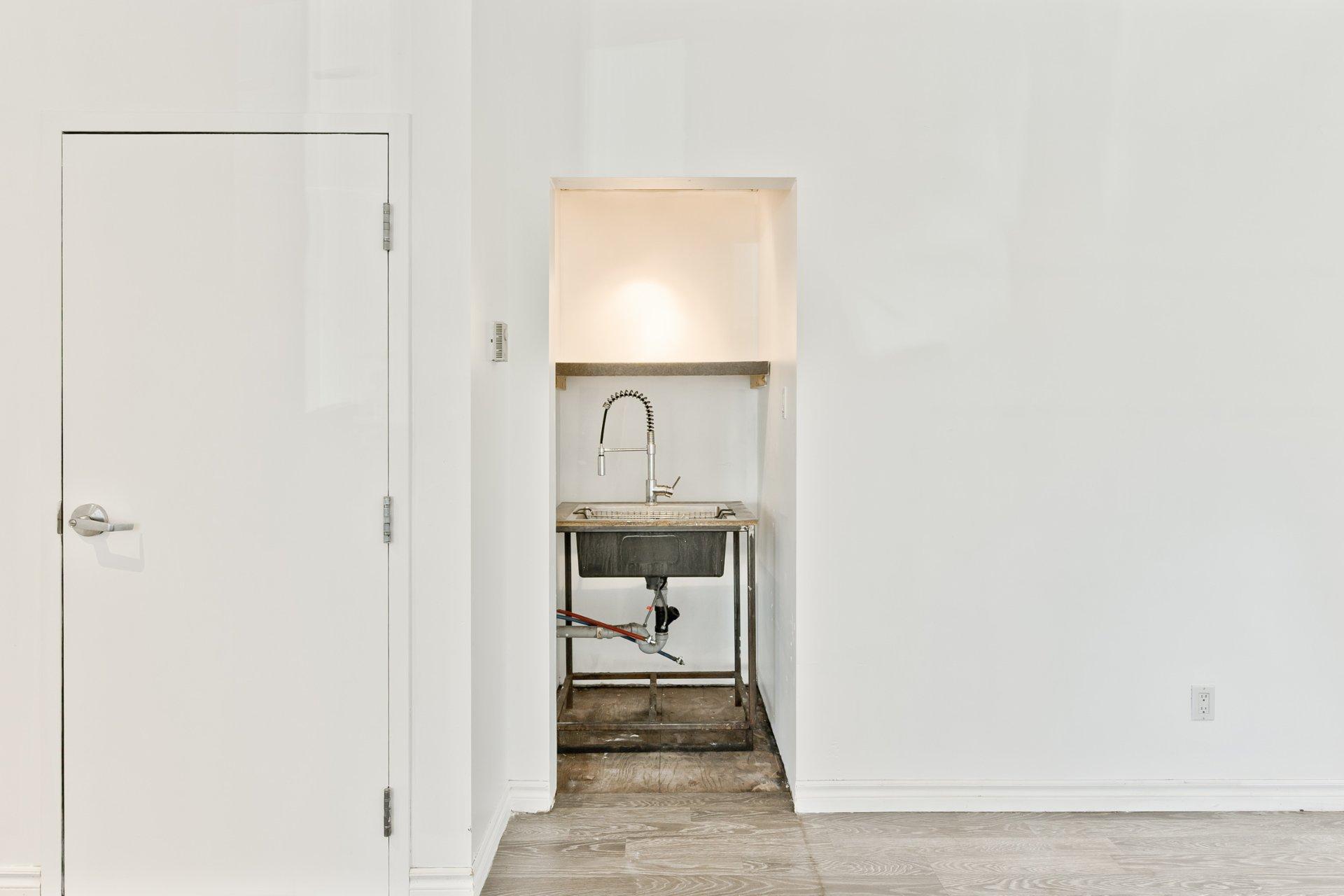 









373


Rue King E.

, 102,
Sherbrooke (Fleurimont),




QC
J1G1B4

