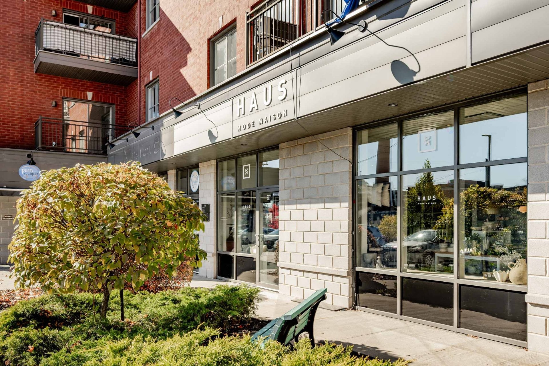 









377


Rue King E.

,
Sherbrooke (Fleurimont),




QC
J1G1B4

