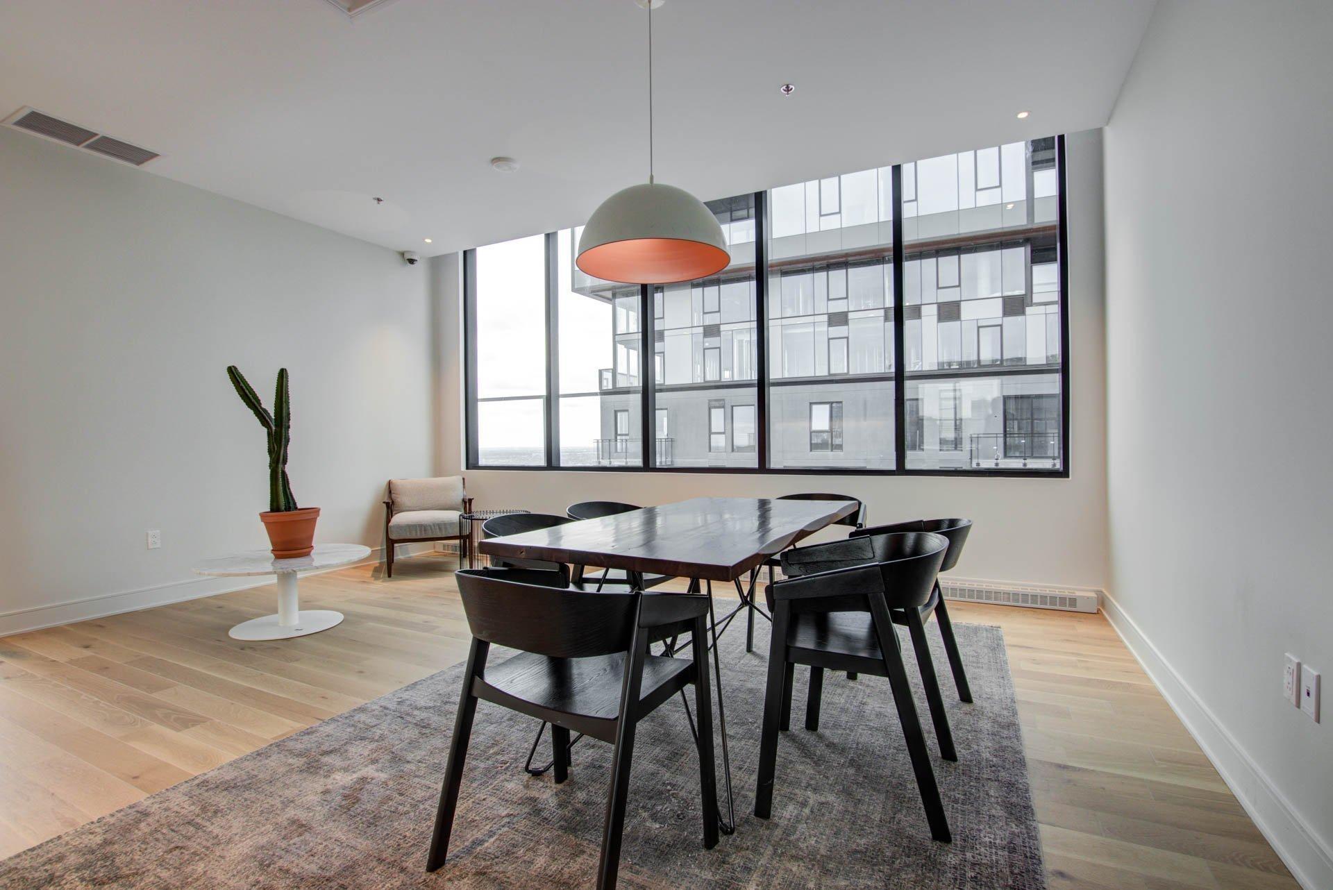 









2320


Rue Tupper

, 2903,
Montréal (Ville-Marie),




QC
H3H0B8

