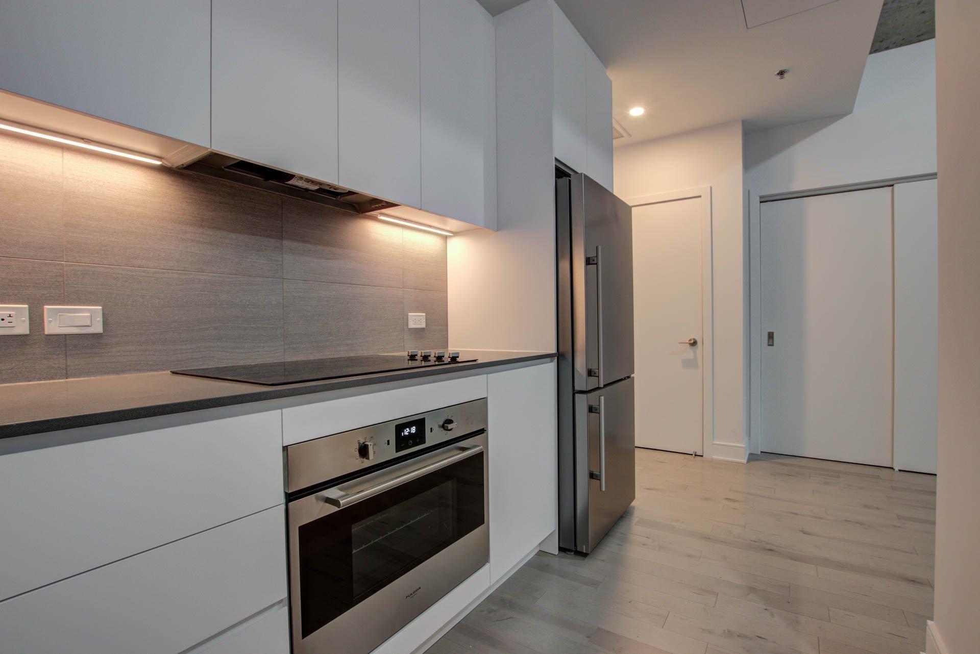 









2320


Rue Tupper

, 2903,
Montréal (Ville-Marie),




QC
H3H0B8

