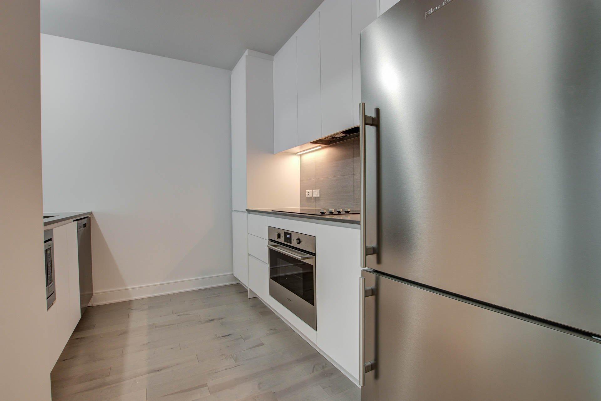 









2320


Rue Tupper

, 2903,
Montréal (Ville-Marie),




QC
H3H0B8

