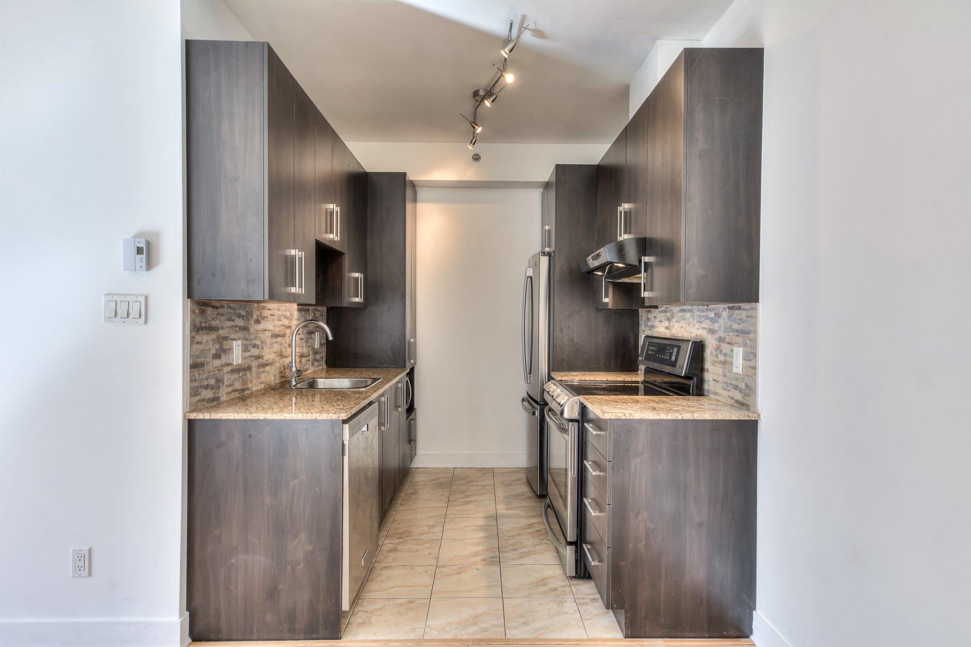 









4550


Rue Hochelaga

, 409,
Montréal (Mercier/Hochelaga-Maisonneuve),




QC
H1V1C5

