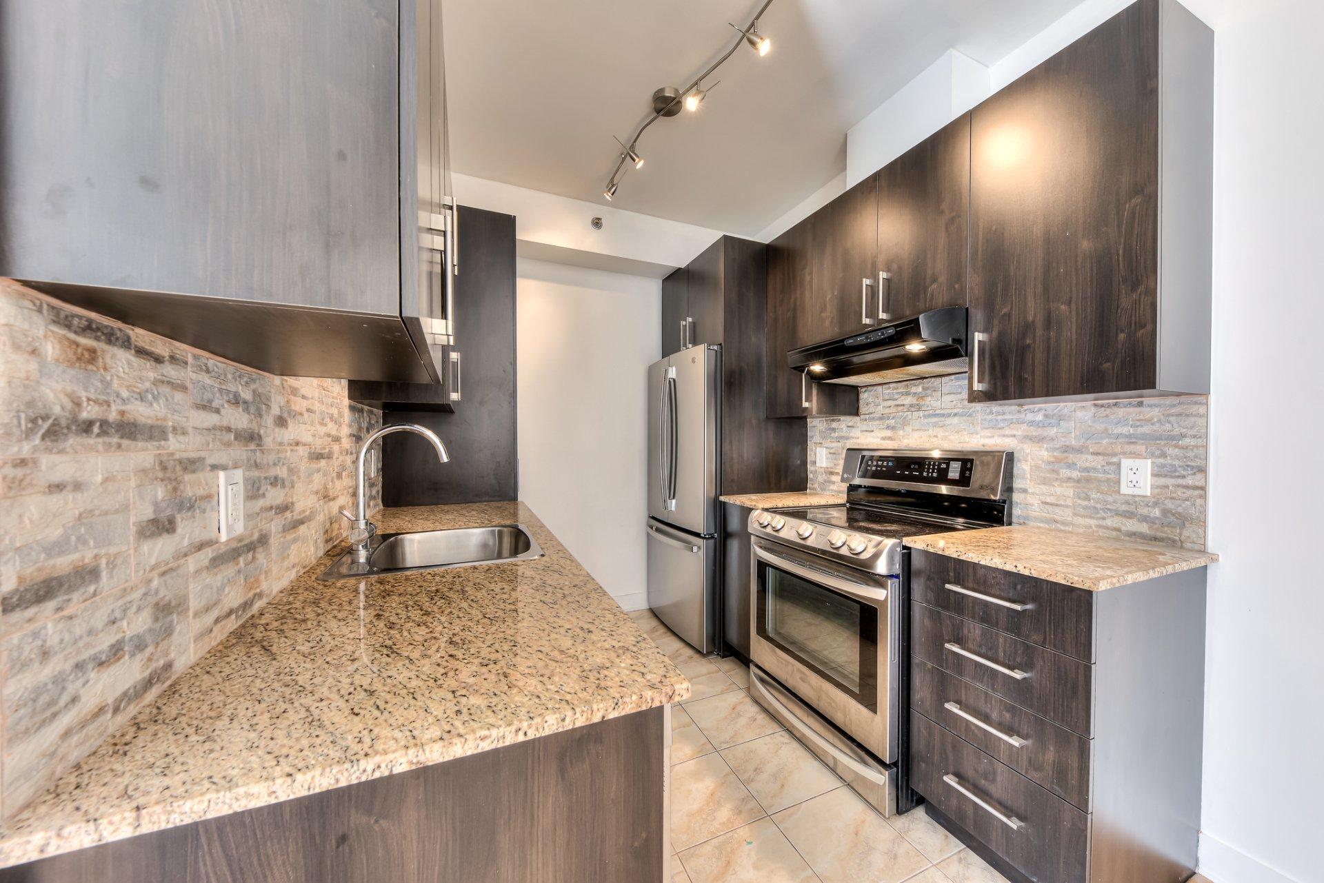 









4550


Rue Hochelaga

, 409,
Montréal (Mercier/Hochelaga-Maisonneuve),




QC
H1V1C5

