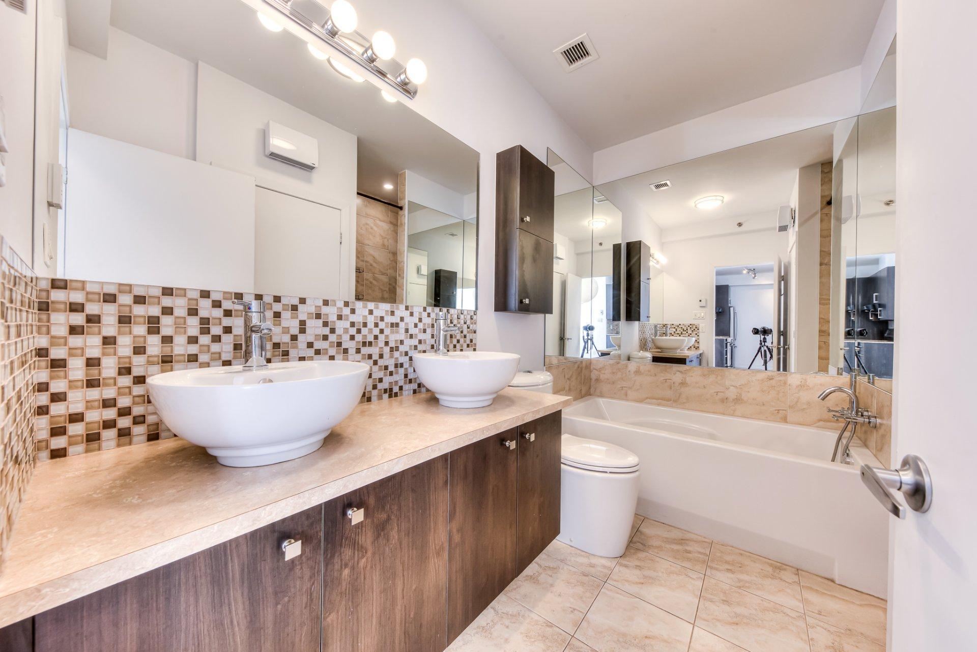 









4550


Rue Hochelaga

, 409,
Montréal (Mercier/Hochelaga-Maisonneuve),




QC
H1V1C5

