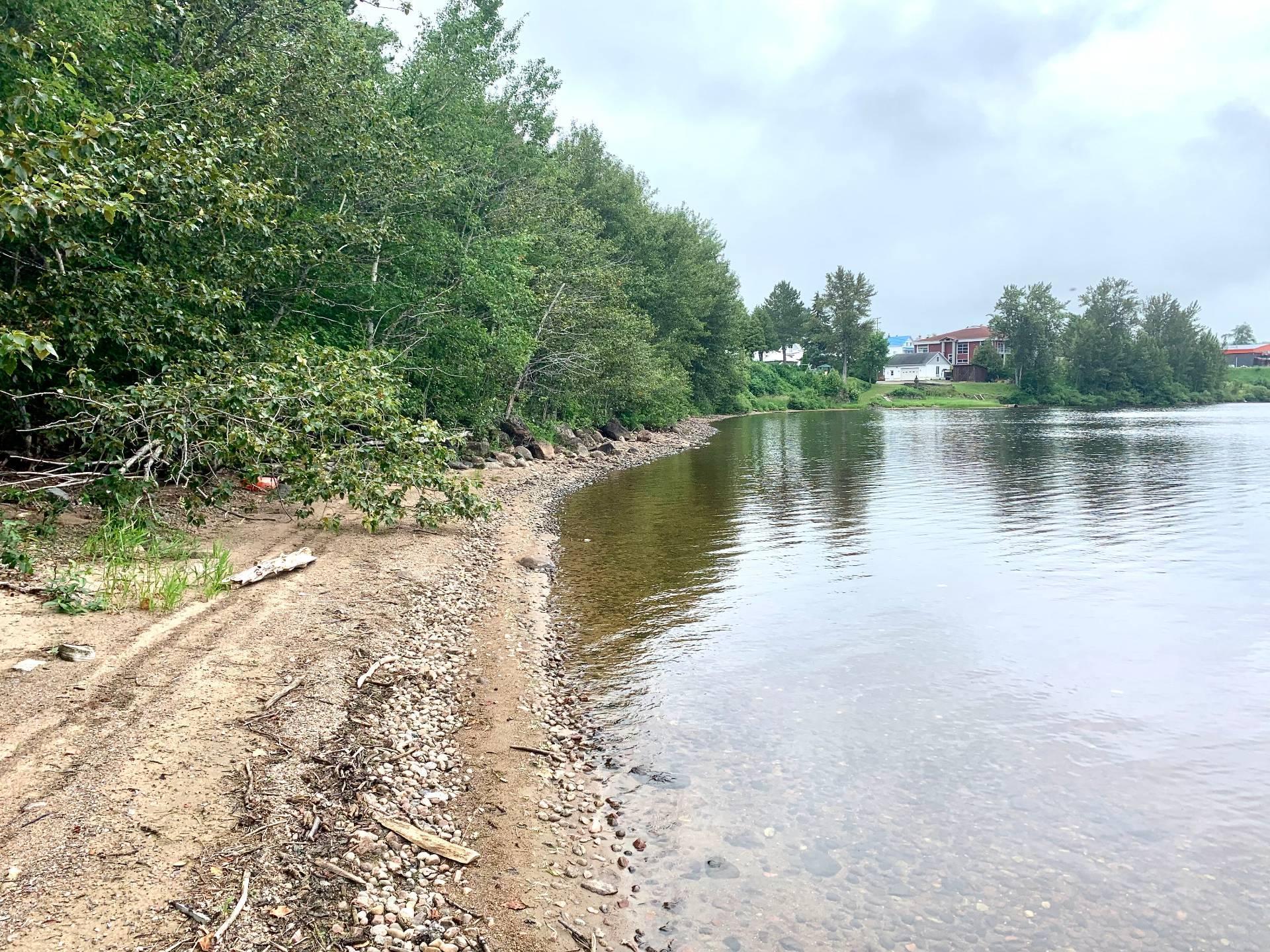 









103


Ch. Eva

,
Lac-Bouchette,







QC
G0W1V0

