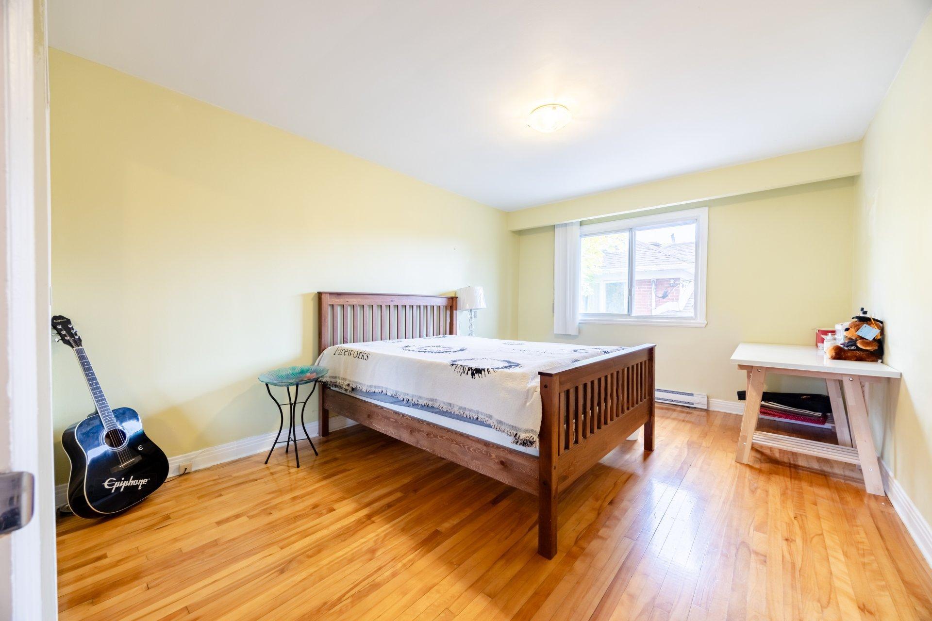 









4950


Av. Powell

,
Montréal (Côte-des-Neiges/Notre-Dame-de-Grâce),




QC
H4P1E7

