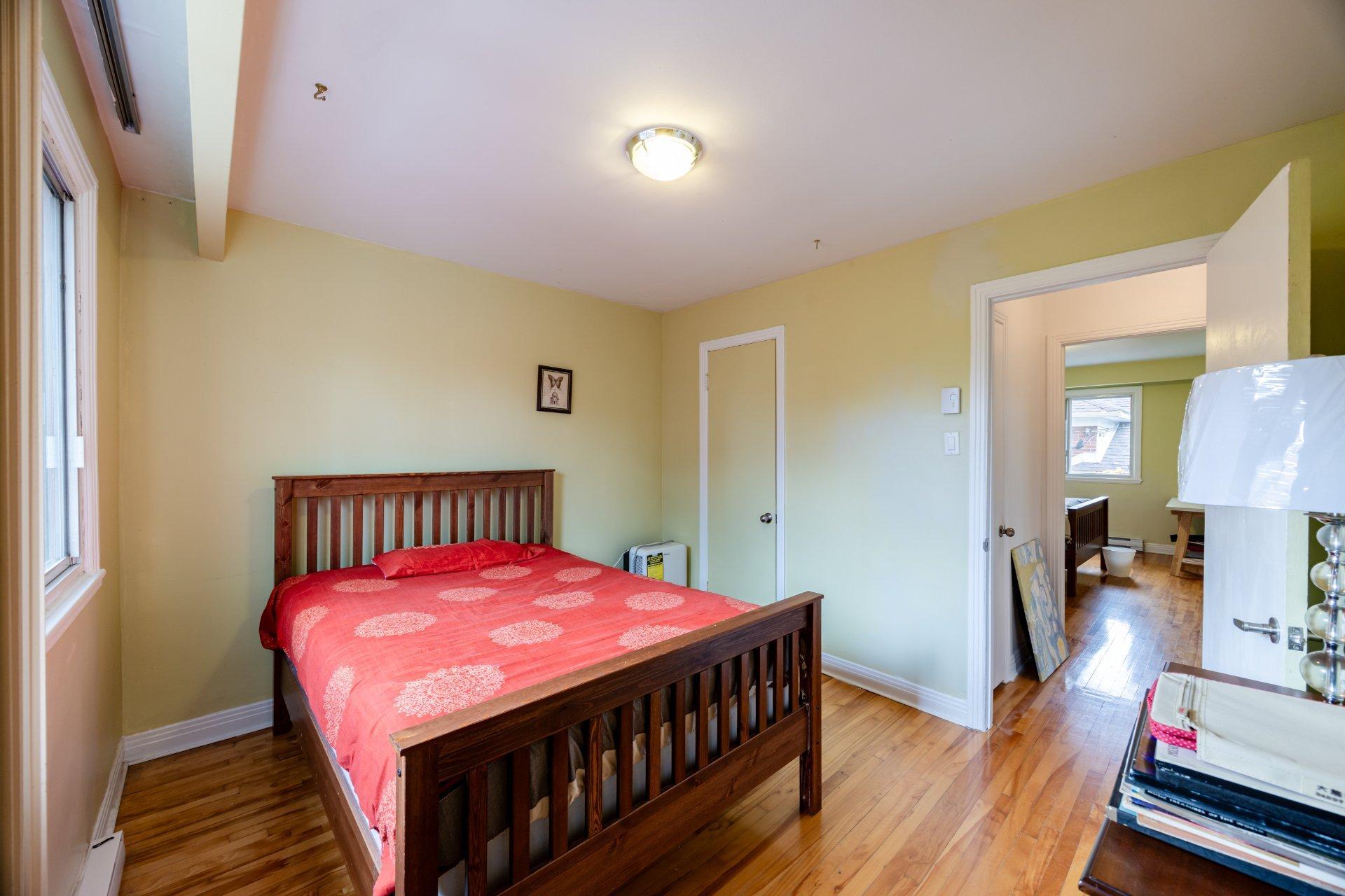 









4950


Av. Powell

,
Montréal (Côte-des-Neiges/Notre-Dame-de-Grâce),




QC
H4P1E7

