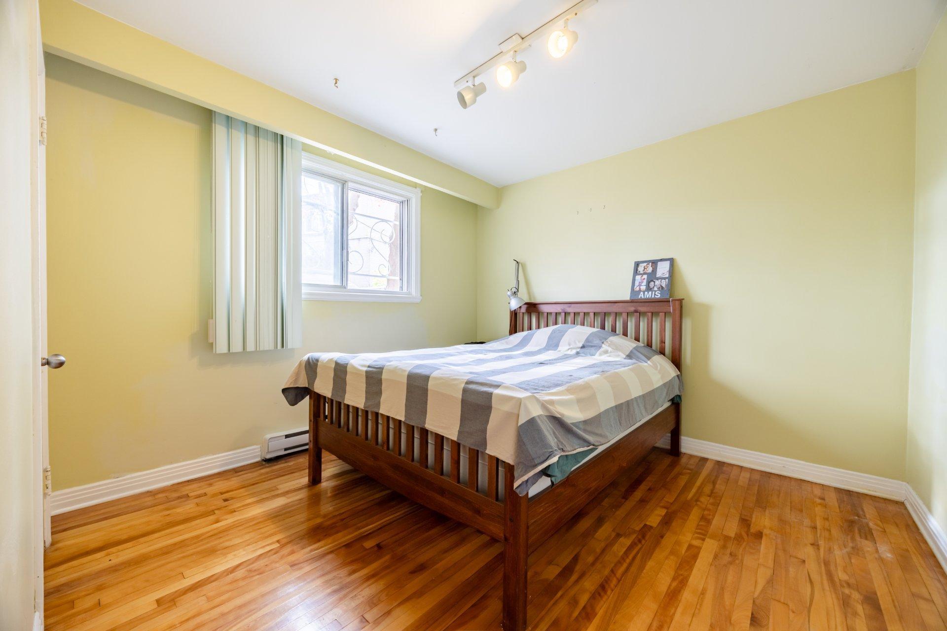 









4950


Av. Powell

,
Montréal (Côte-des-Neiges/Notre-Dame-de-Grâce),




QC
H4P1E7

