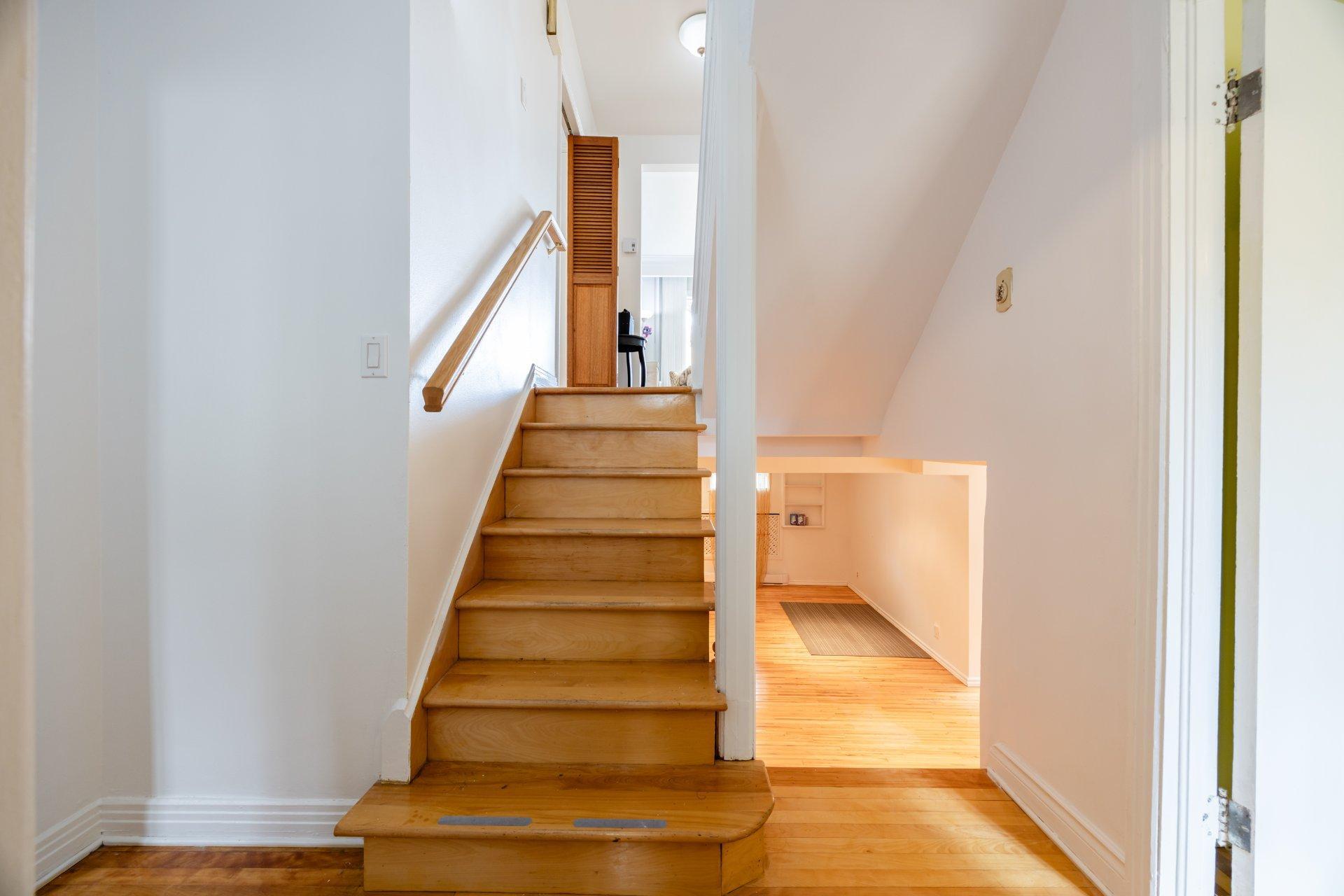 









4950


Av. Powell

,
Montréal (Côte-des-Neiges/Notre-Dame-de-Grâce),




QC
H4P1E7

