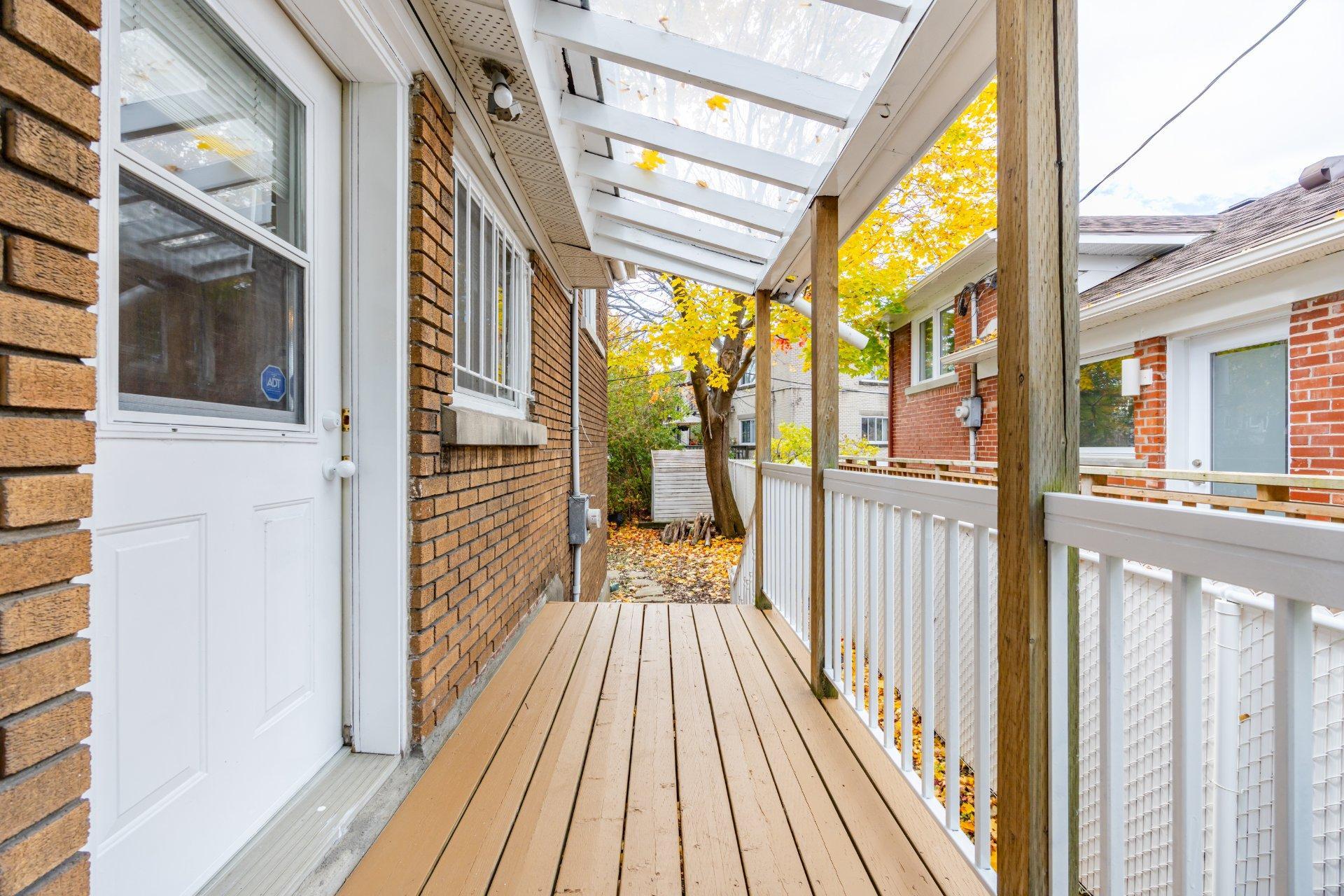 









4950


Av. Powell

,
Montréal (Côte-des-Neiges/Notre-Dame-de-Grâce),




QC
H4P1E7

